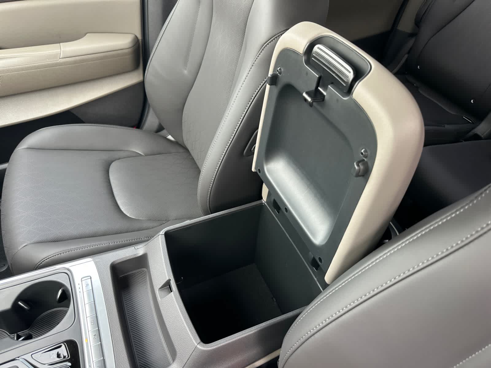 New 2026 Kia Carnival MPV Van