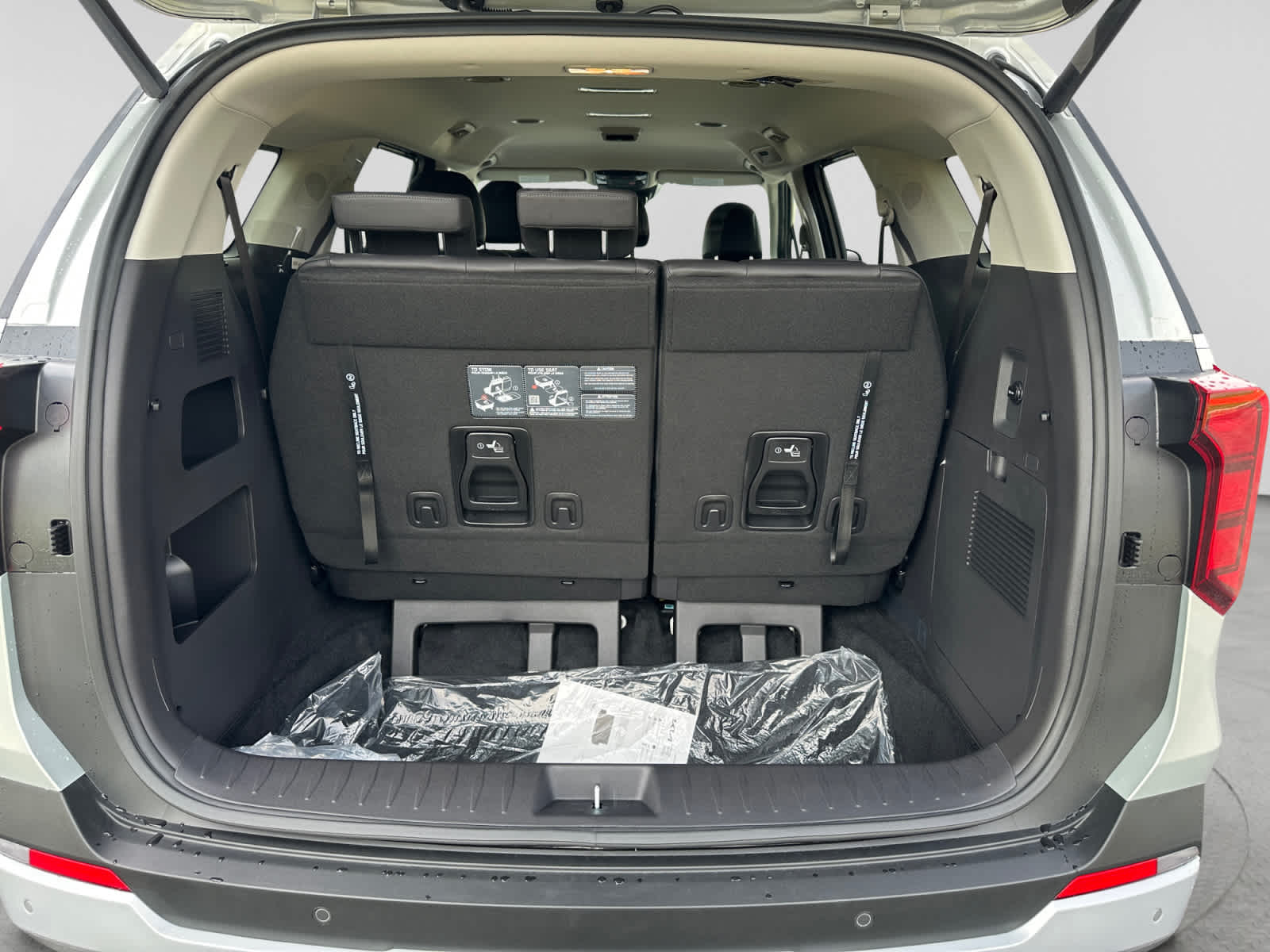New 2026 Kia Carnival MPV Van