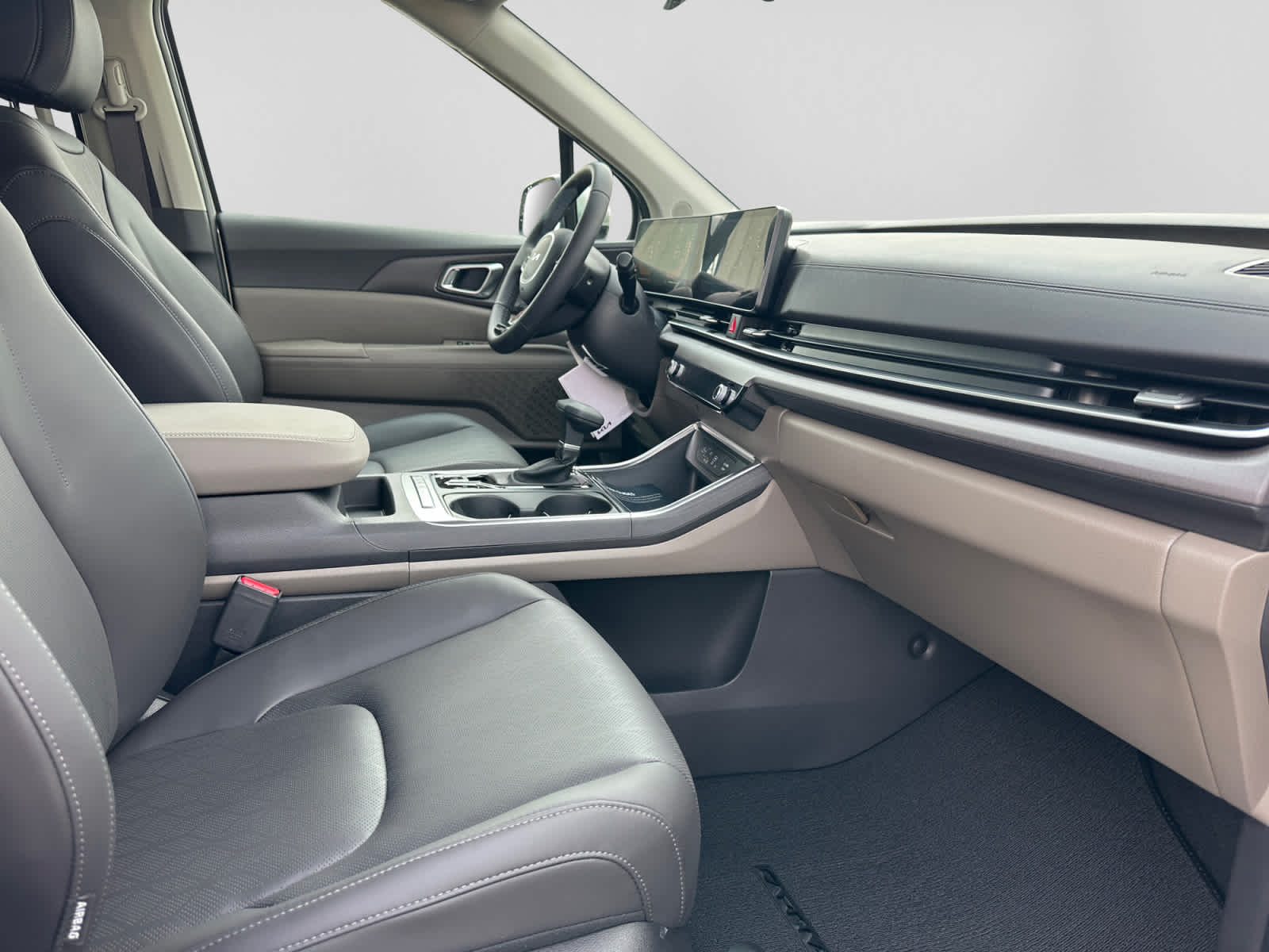 New 2026 Kia Carnival MPV Van