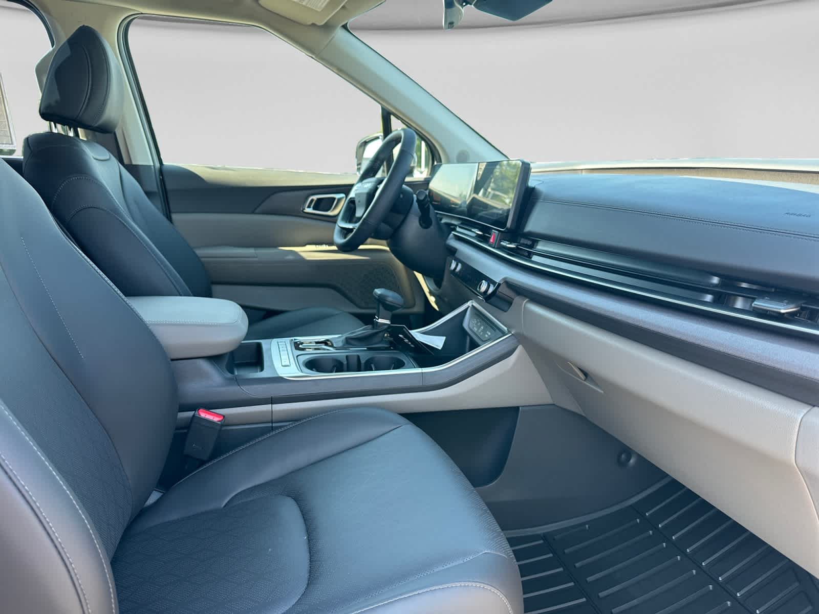 New 2027 Kia Carnival MPV Van