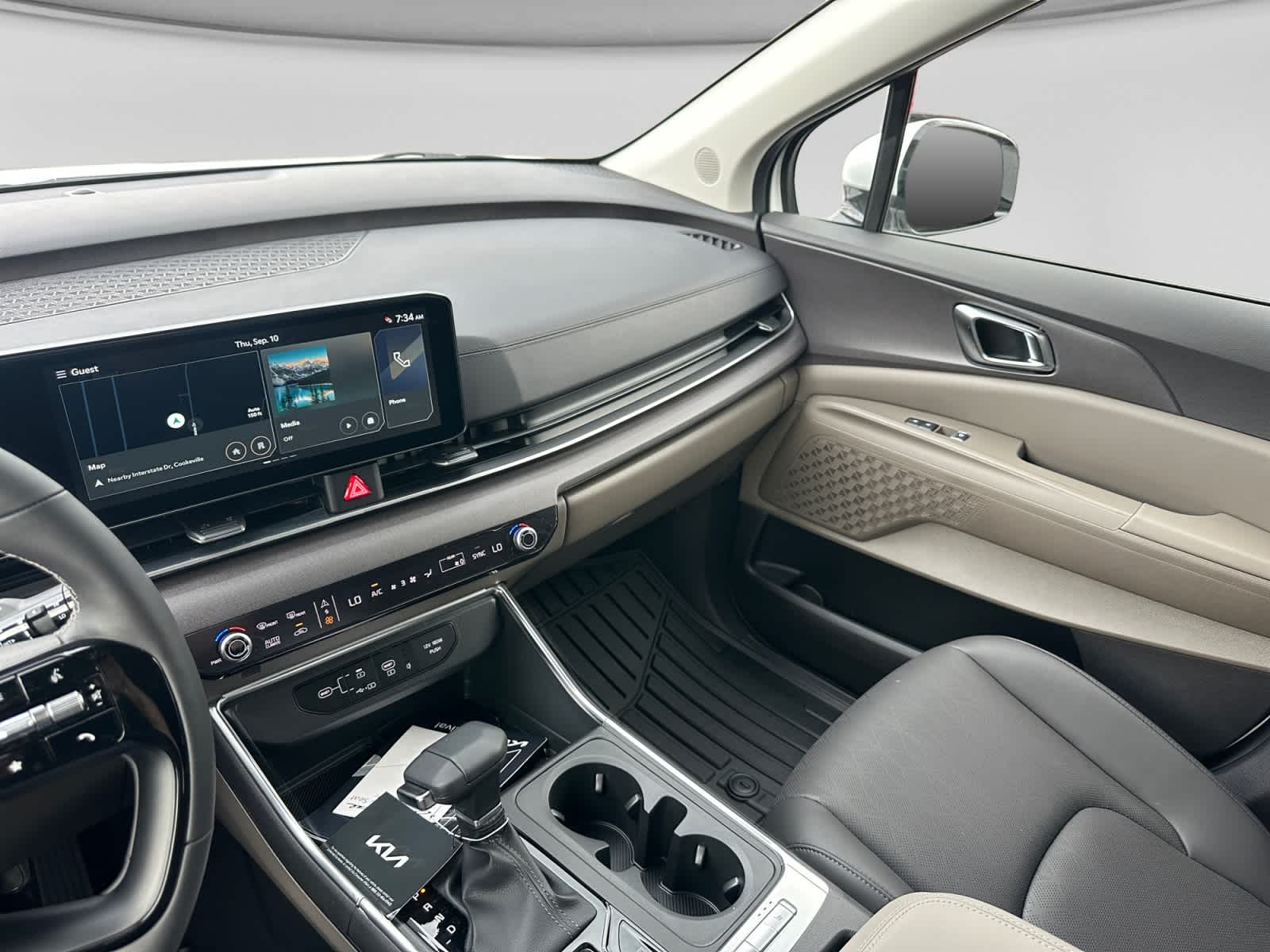 New 2027 Kia Carnival MPV Van