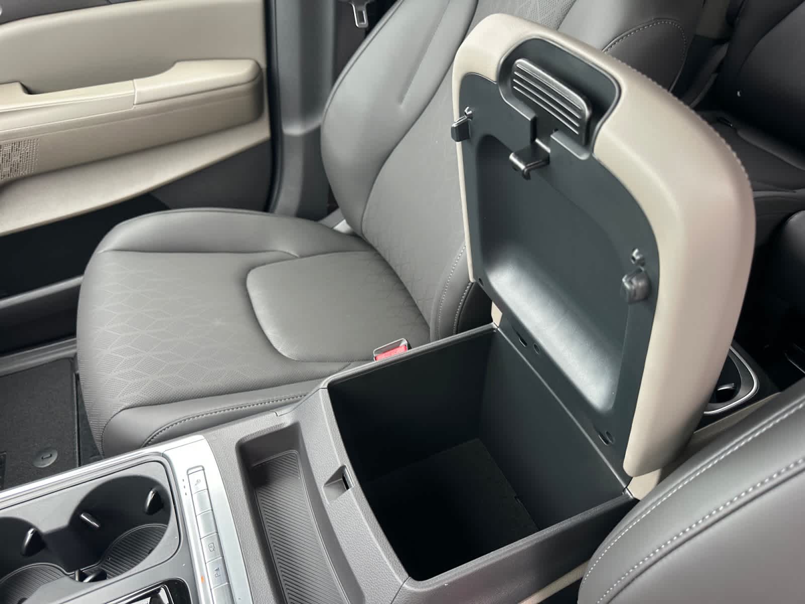 New 2026 Kia Carnival MPV Van