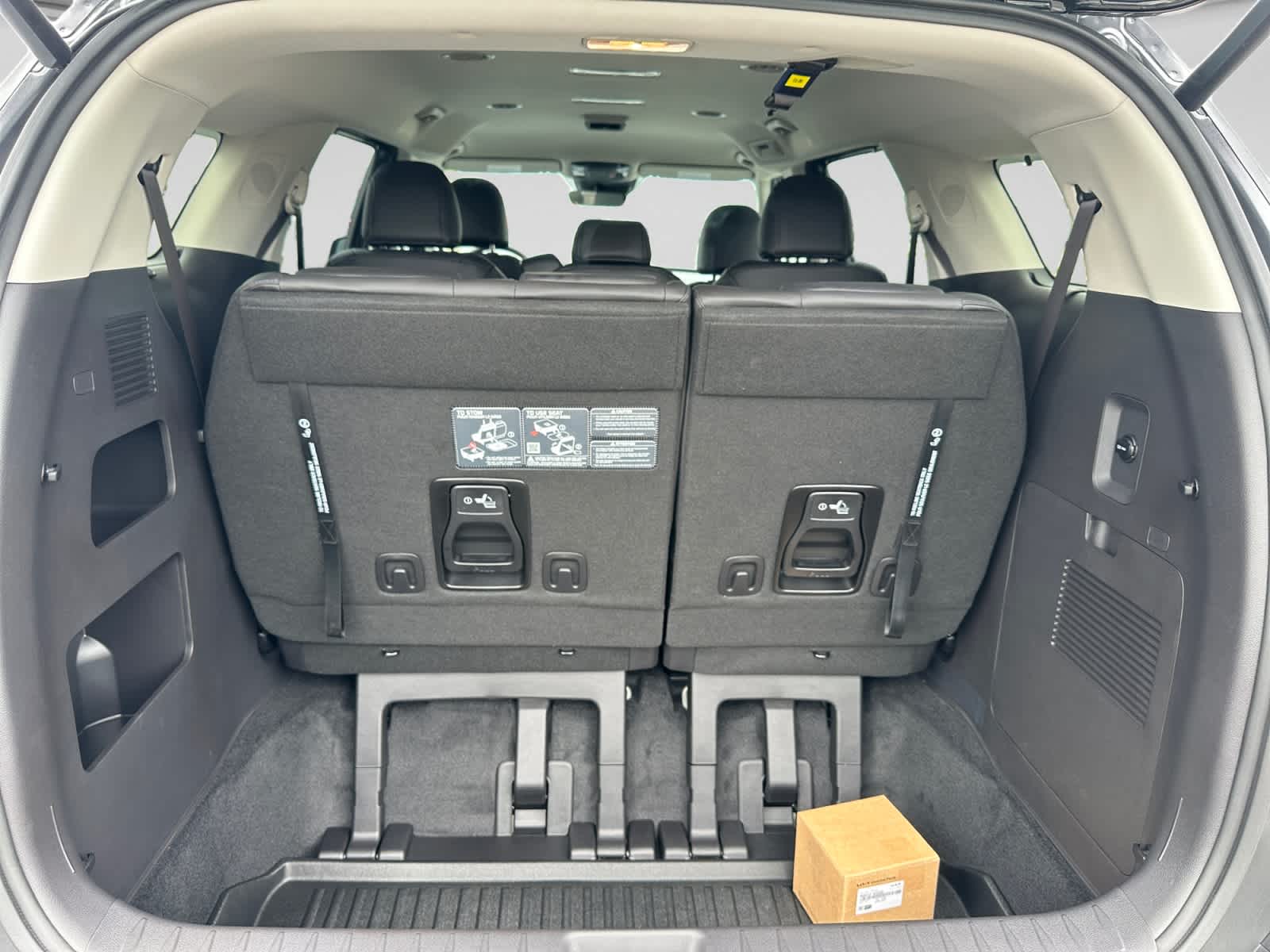 New 2026 Kia Carnival MPV Van