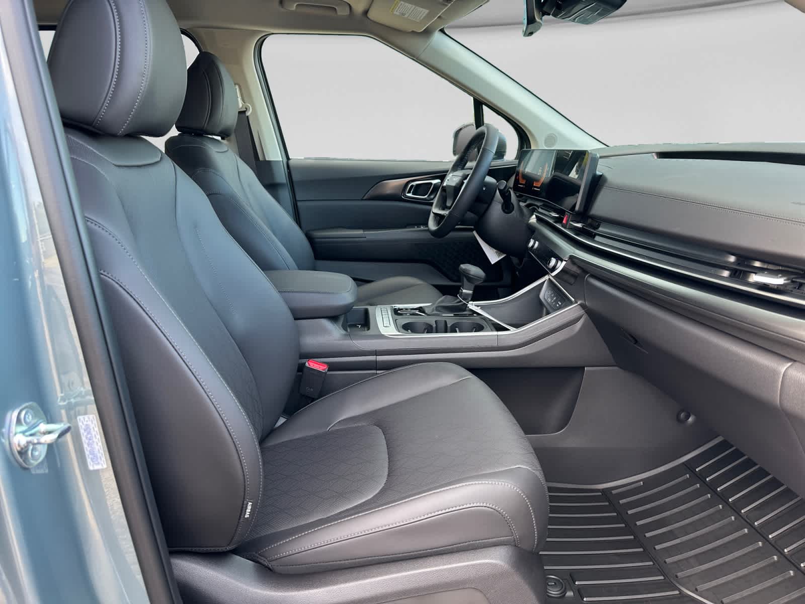 New 2027 Kia Carnival MPV Van