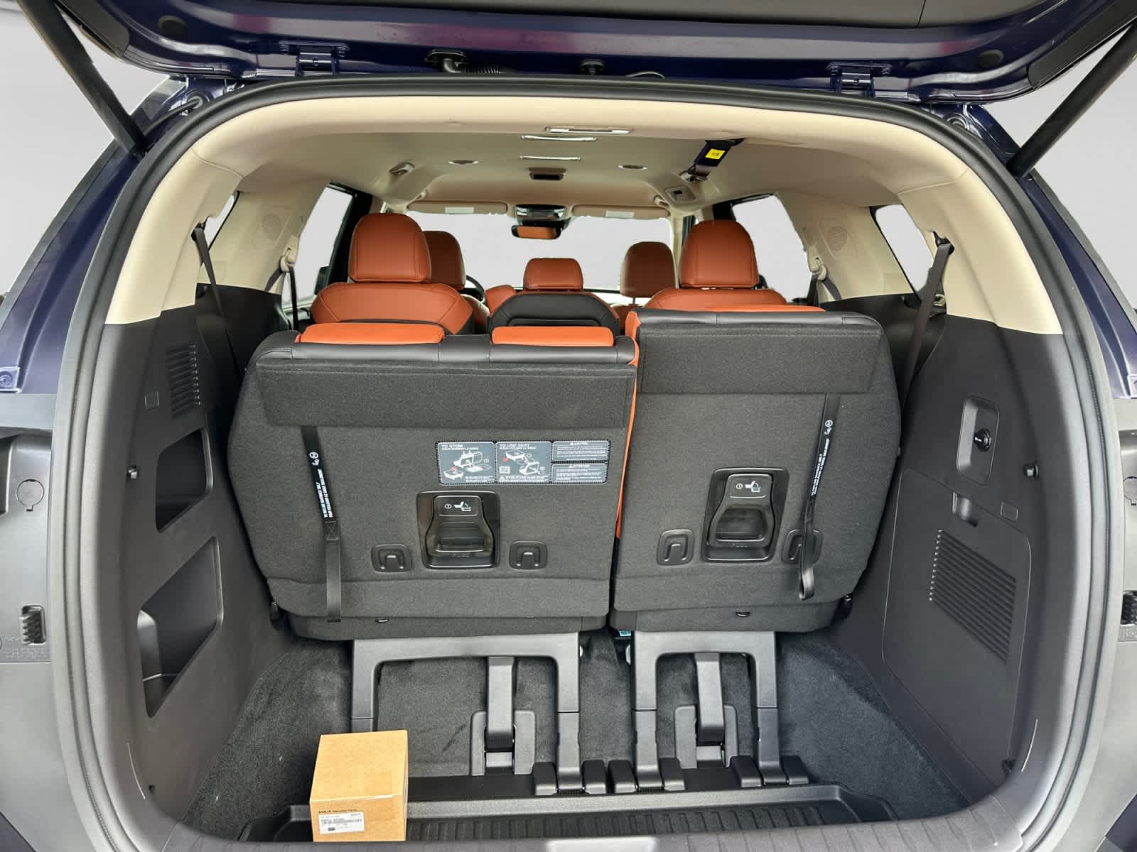 New 2026 Kia Carnival MPV Van