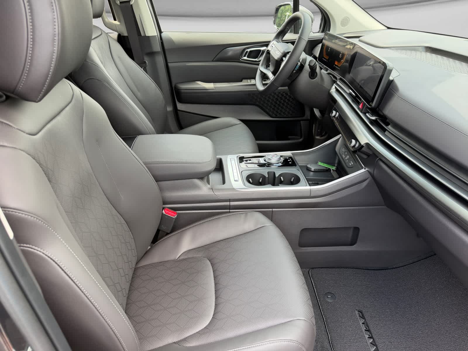 New 2027 Kia Carnival MPV Hybrid Van