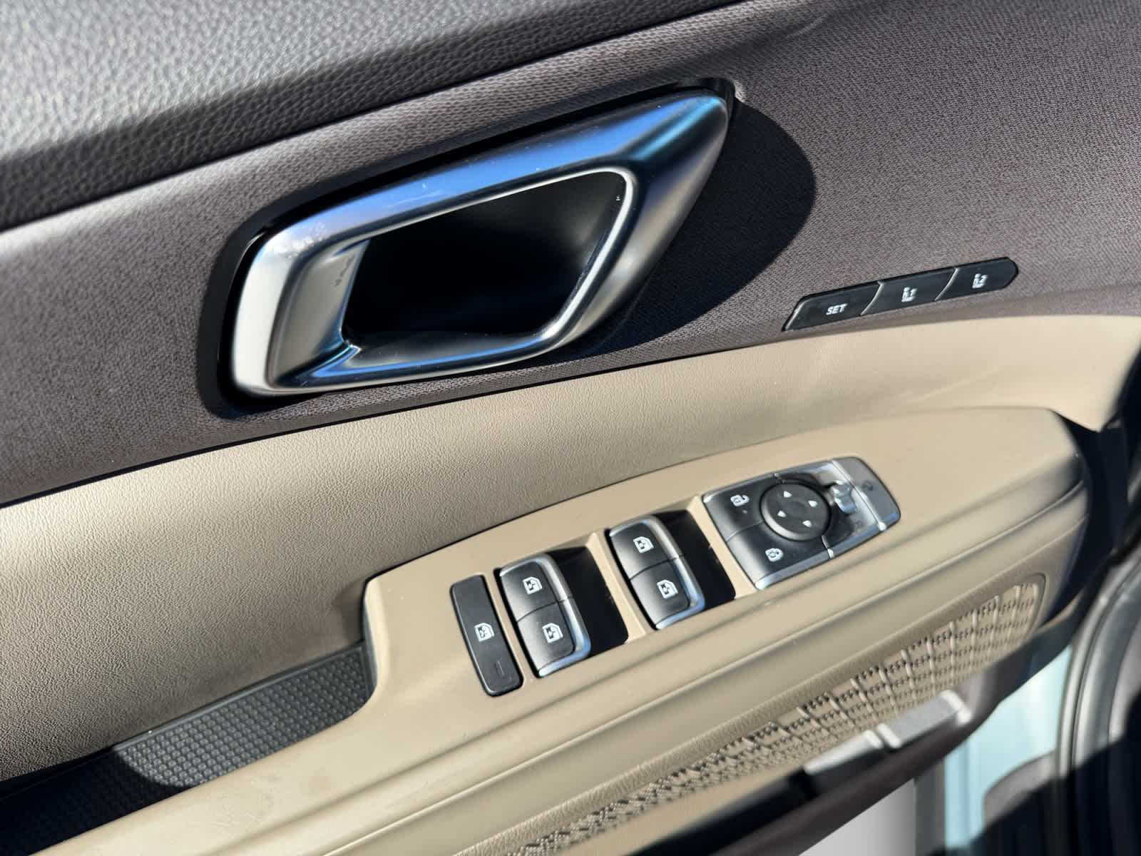 New 2027 Kia Carnival MPV Hybrid Van