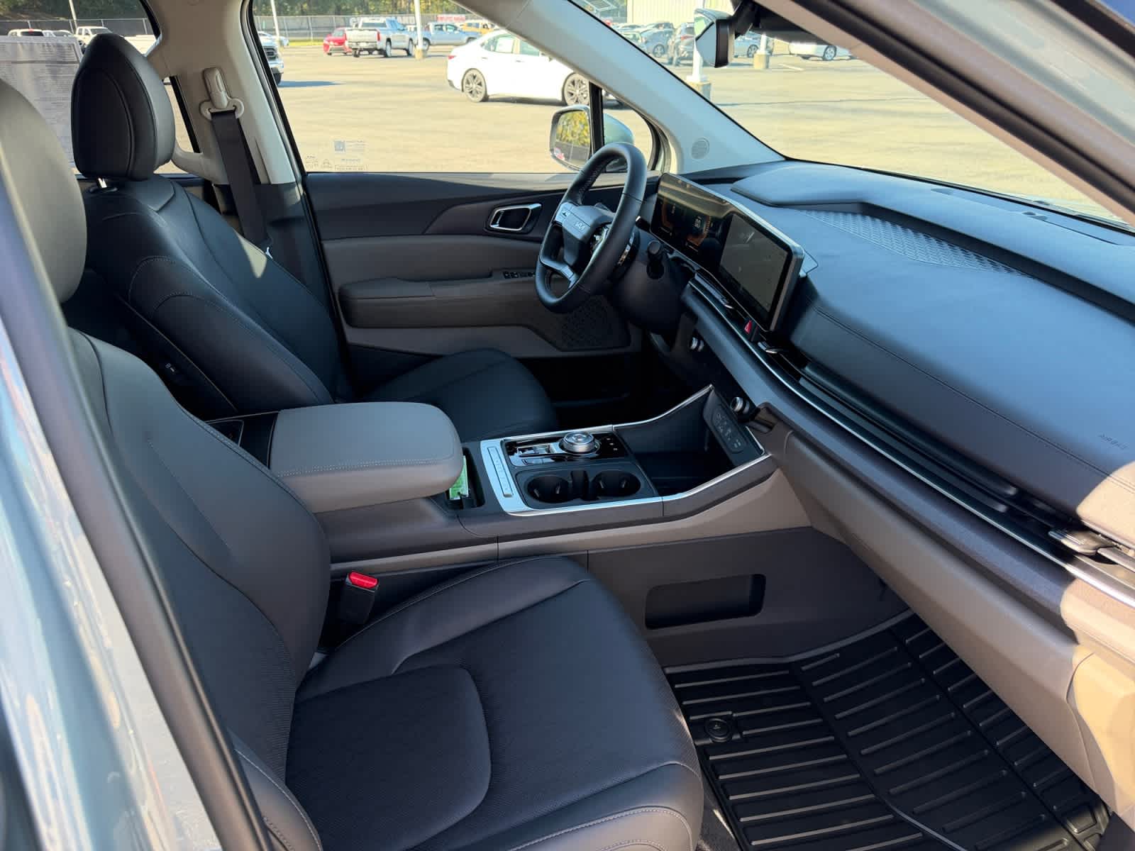 New 2027 Kia Carnival MPV Hybrid Van