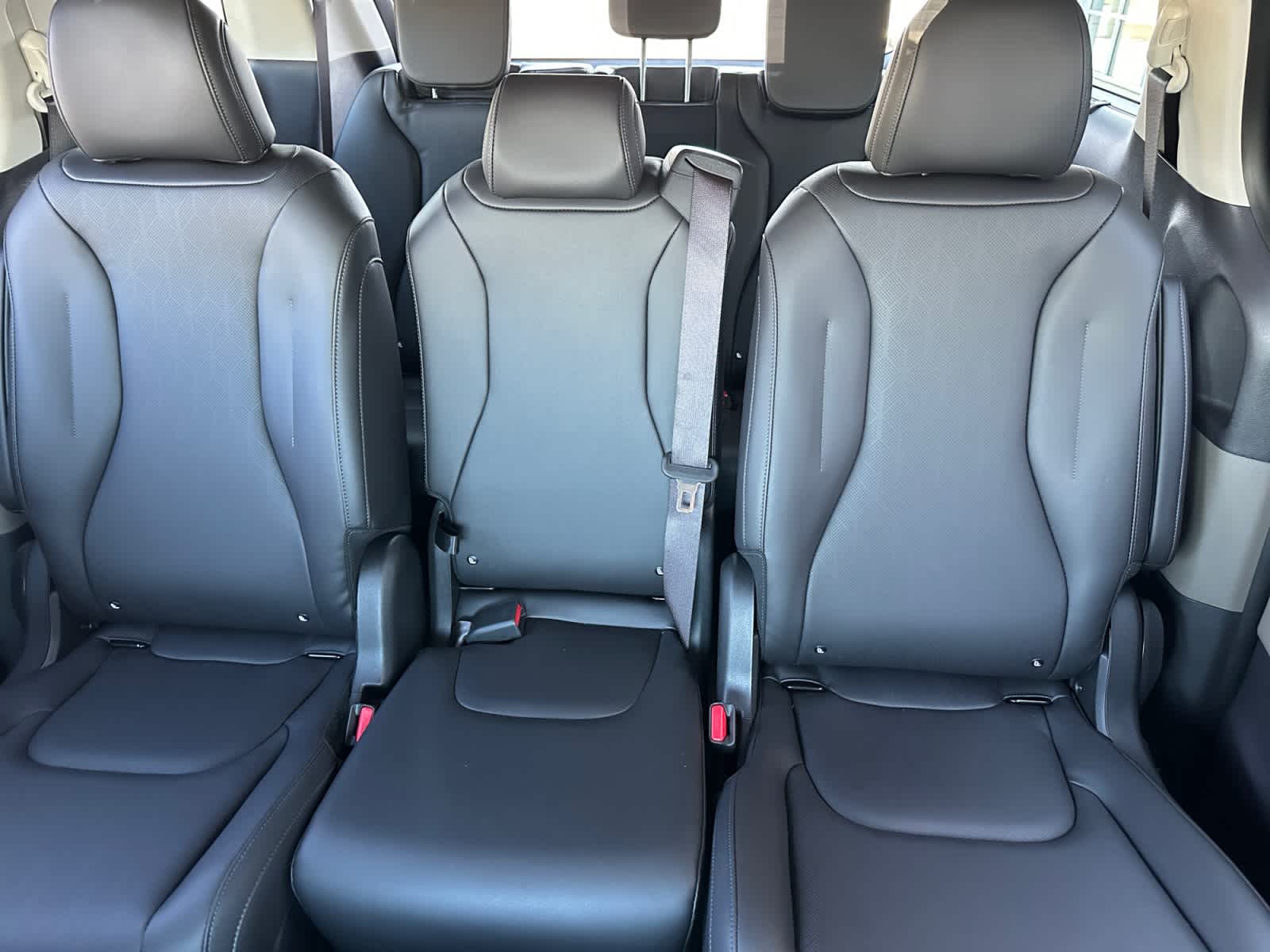 New 2027 Kia Carnival MPV Hybrid Van
