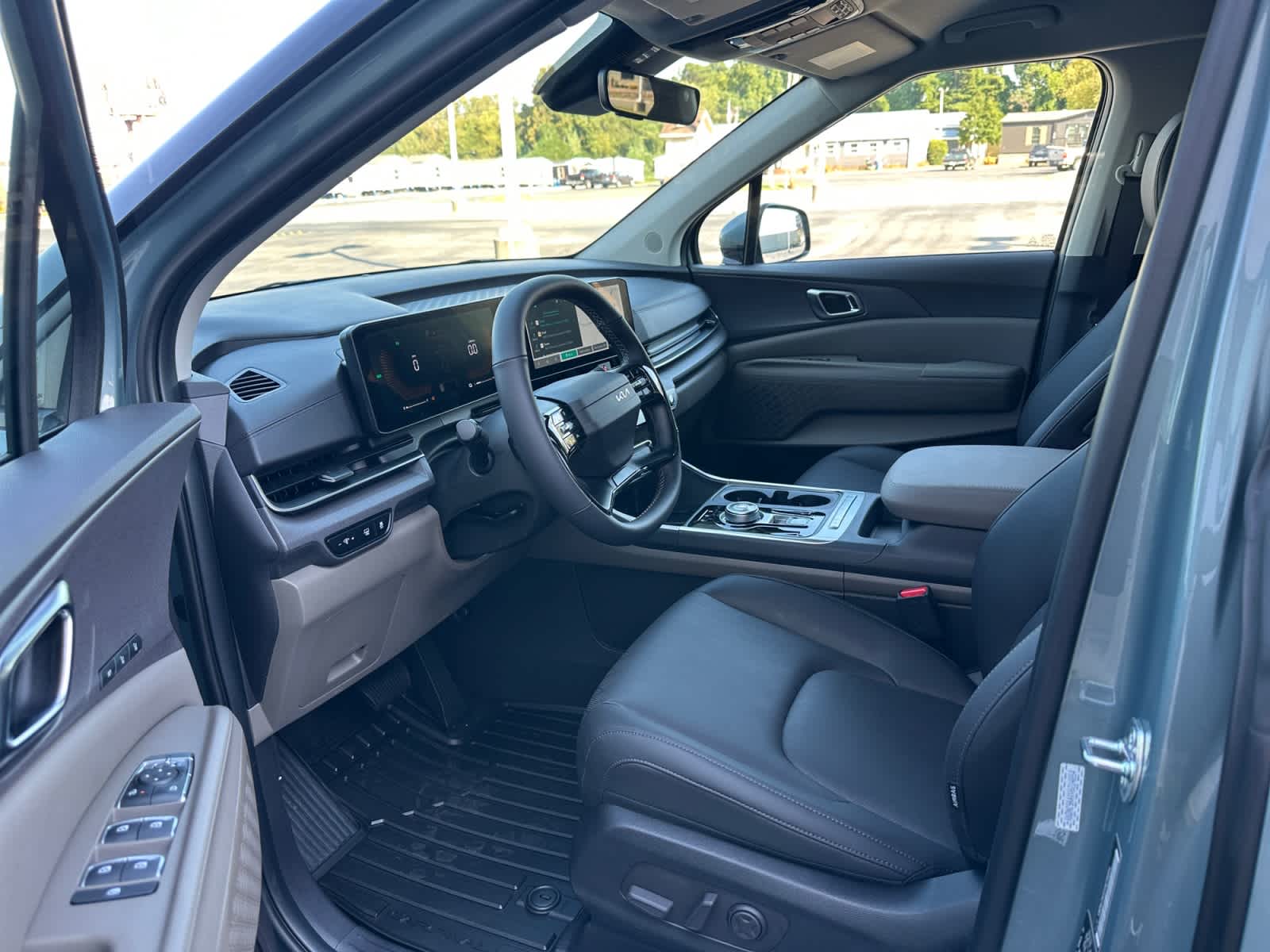 New 2027 Kia Carnival MPV Hybrid Van