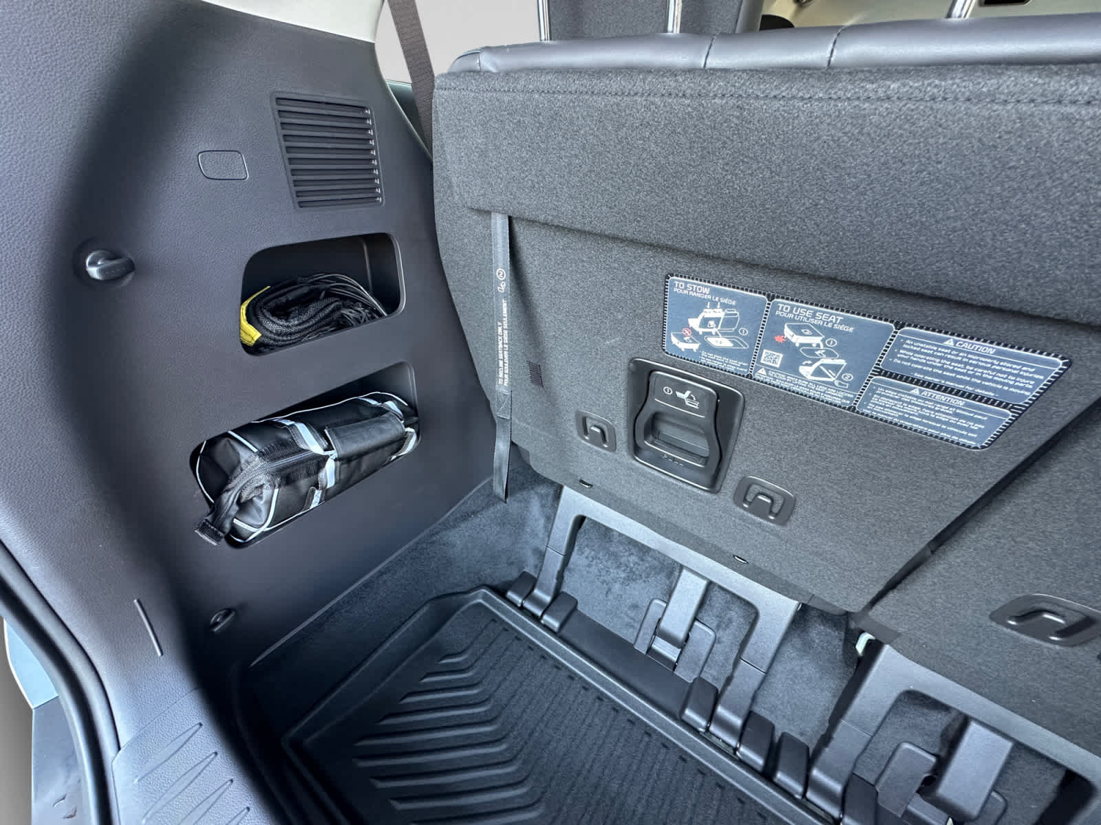 New 2027 Kia Carnival MPV Hybrid Van