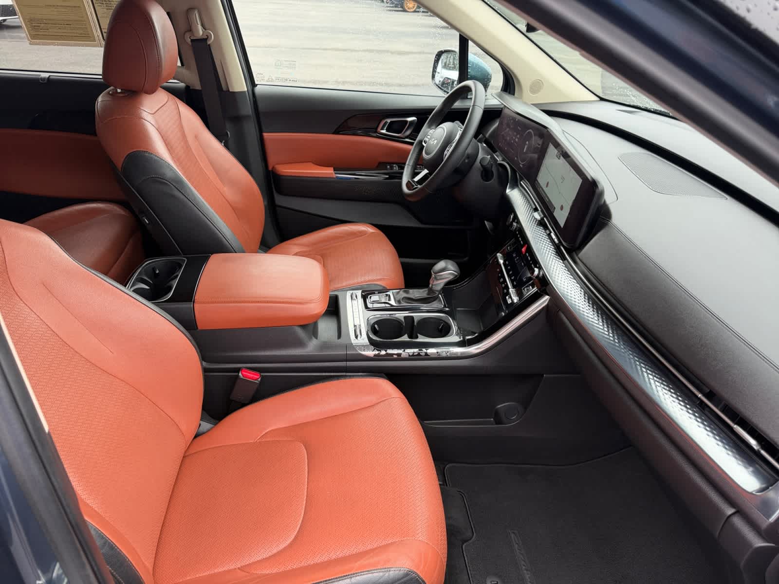 Used 2024 Kia Carnival Van