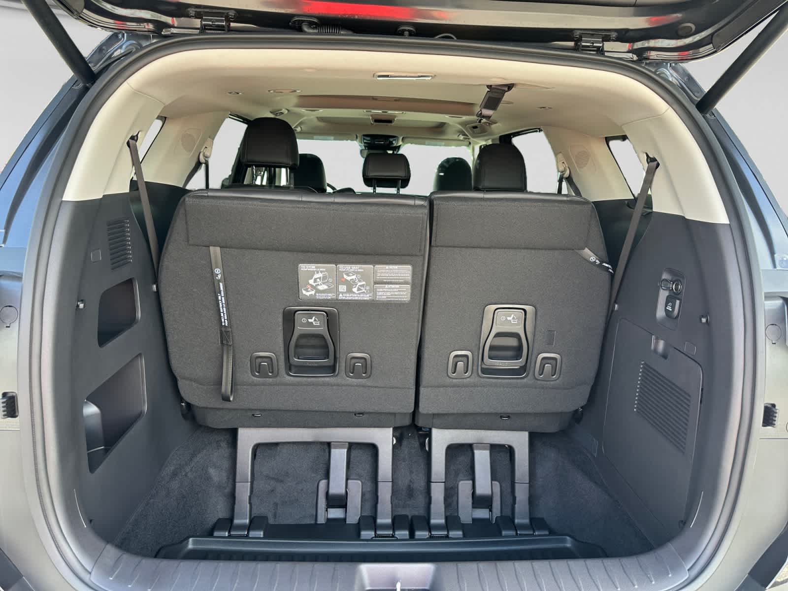 New 2026 Kia Carnival MPV Van