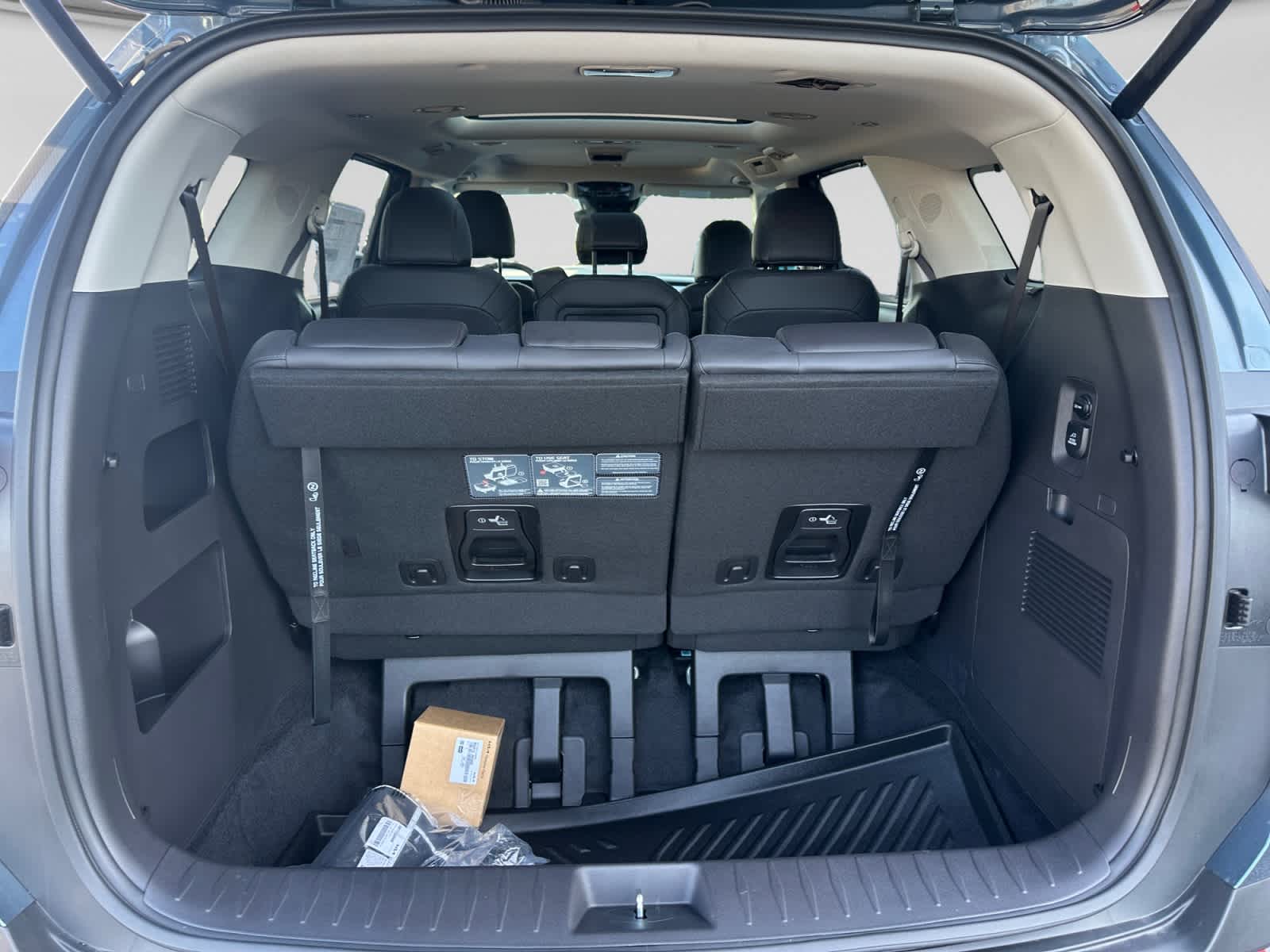 New 2027 Kia Carnival MPV Van