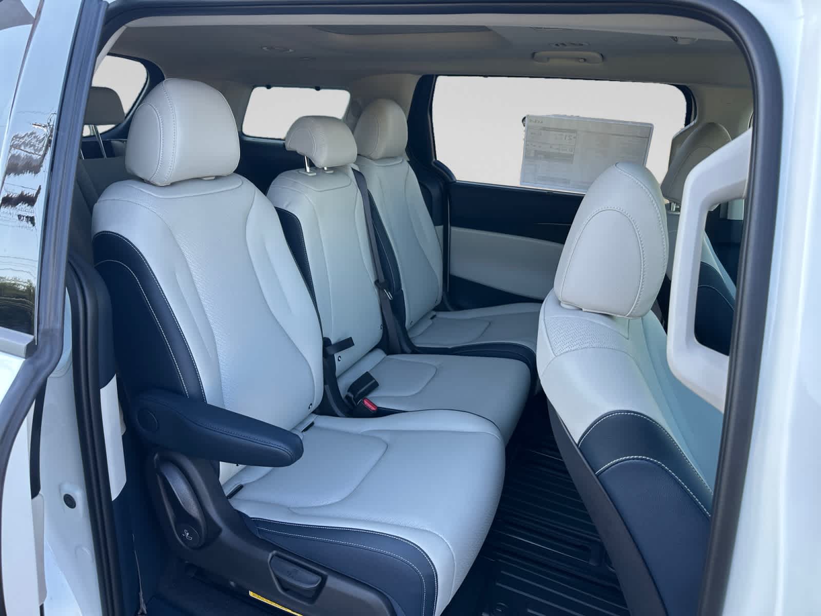 New 2027 Kia Carnival MPV Van