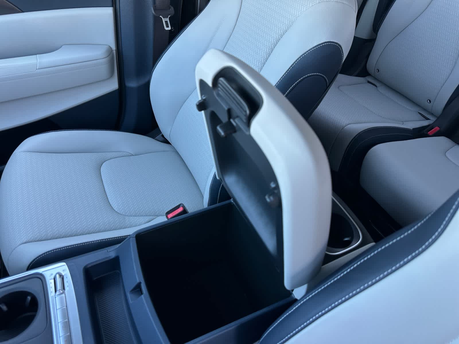 New 2027 Kia Carnival MPV Van