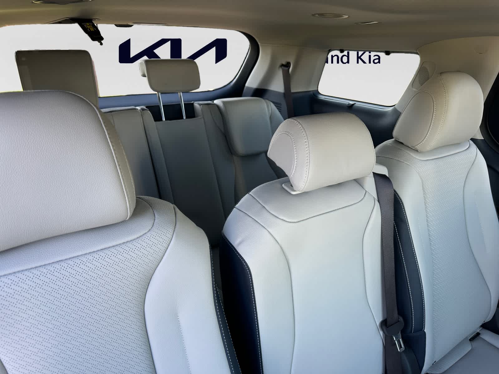 New 2027 Kia Carnival MPV Van