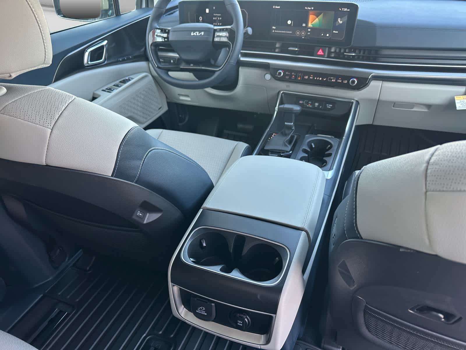 New 2027 Kia Carnival MPV Van