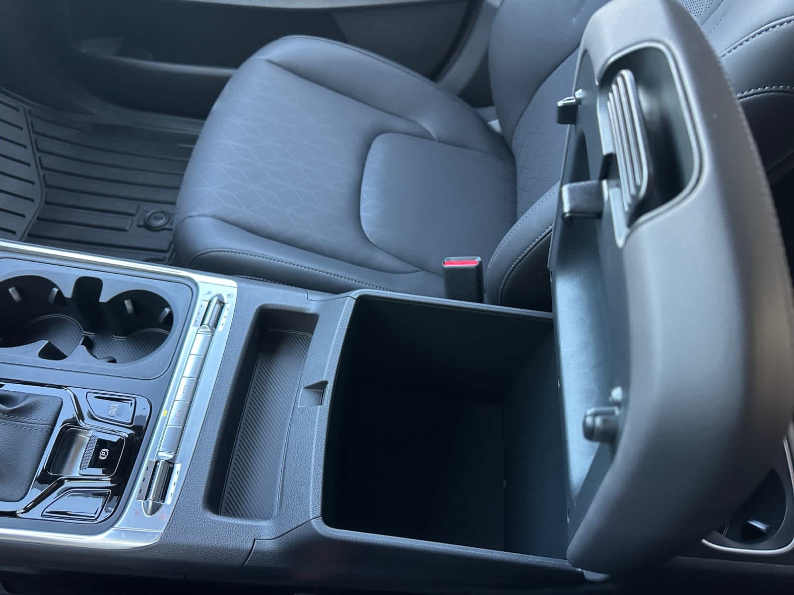 New 2027 Kia Carnival MPV Van