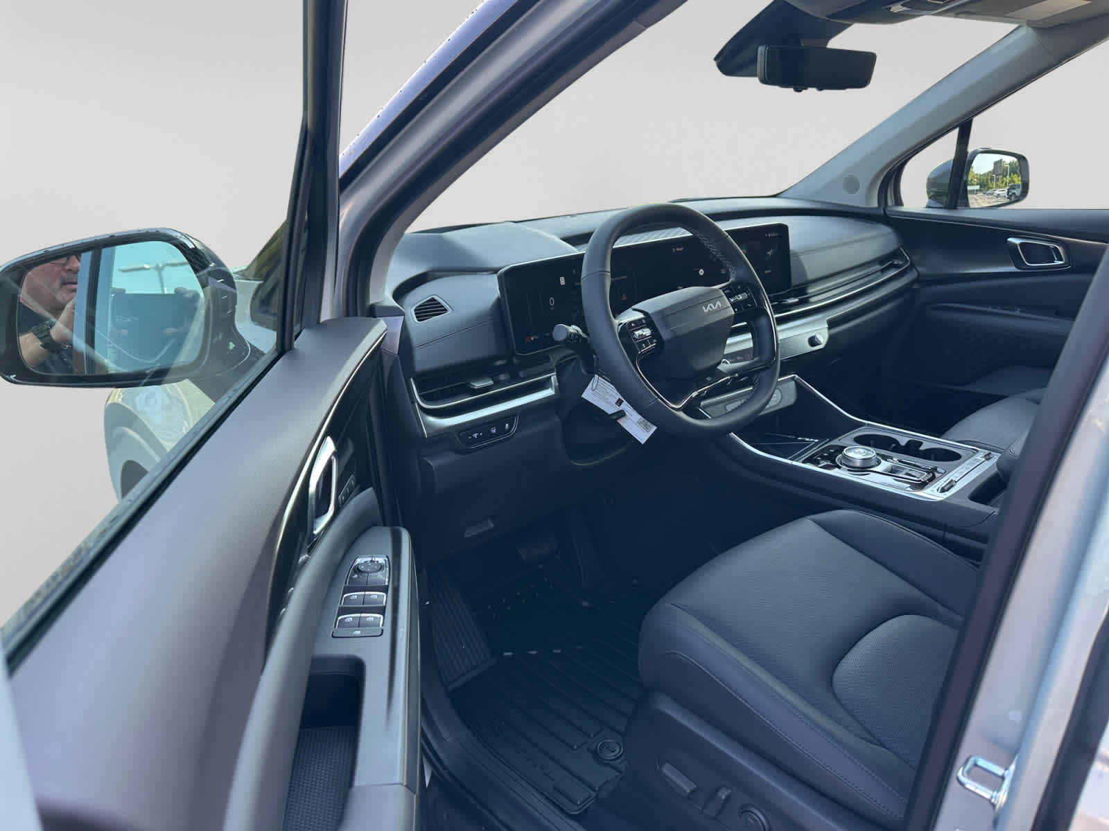 New 2027 Kia Carnival MPV Hybrid Van