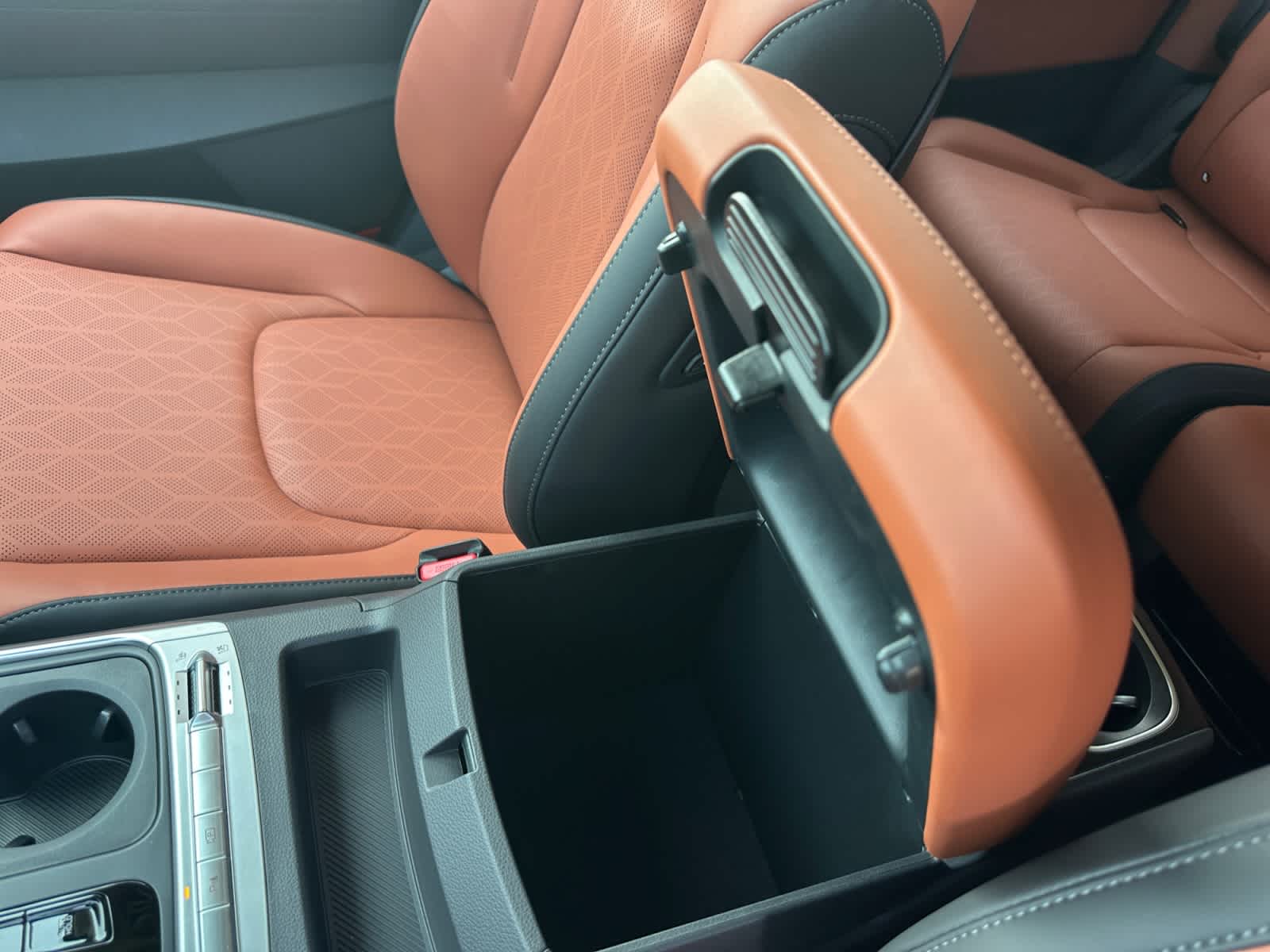 New 2027 Kia Carnival MPV Hybrid Van