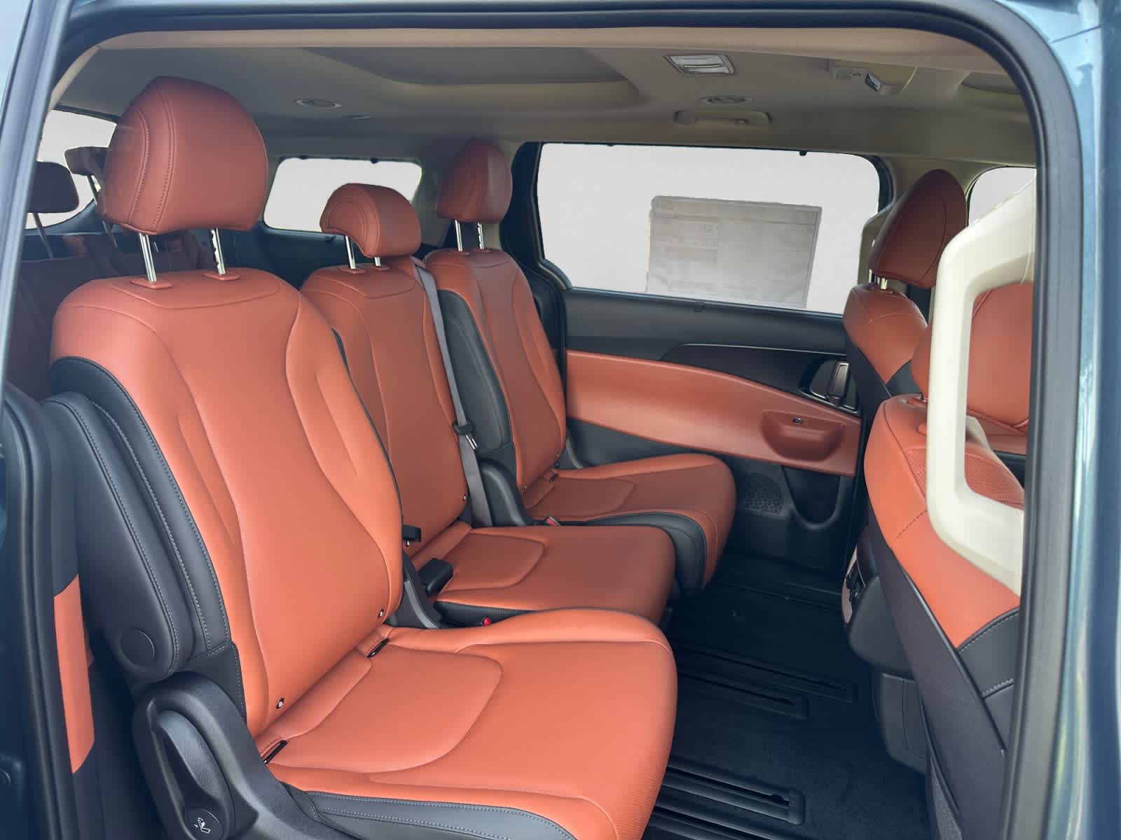New 2027 Kia Carnival MPV Hybrid Van