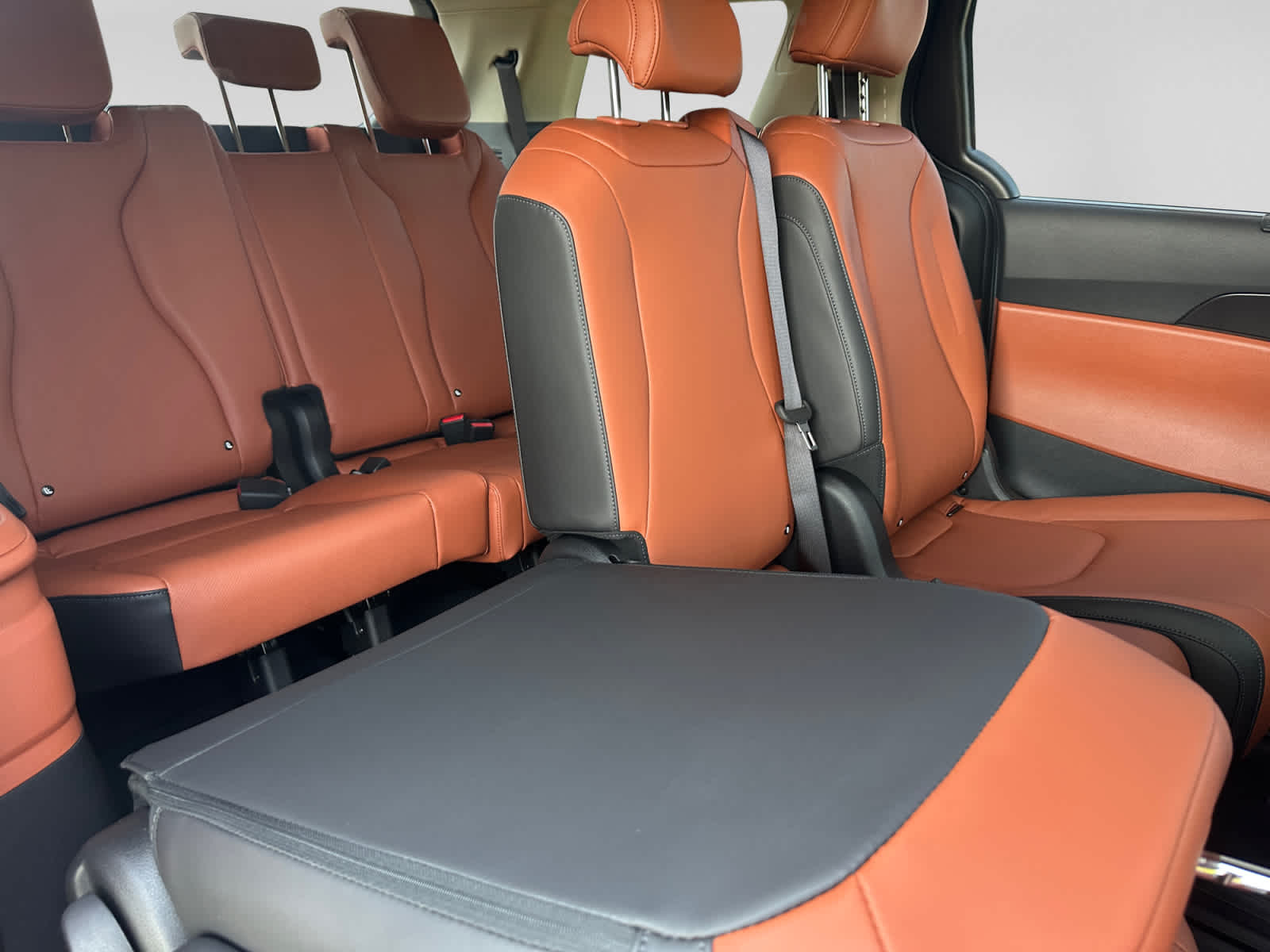 New 2027 Kia Carnival MPV Hybrid Van