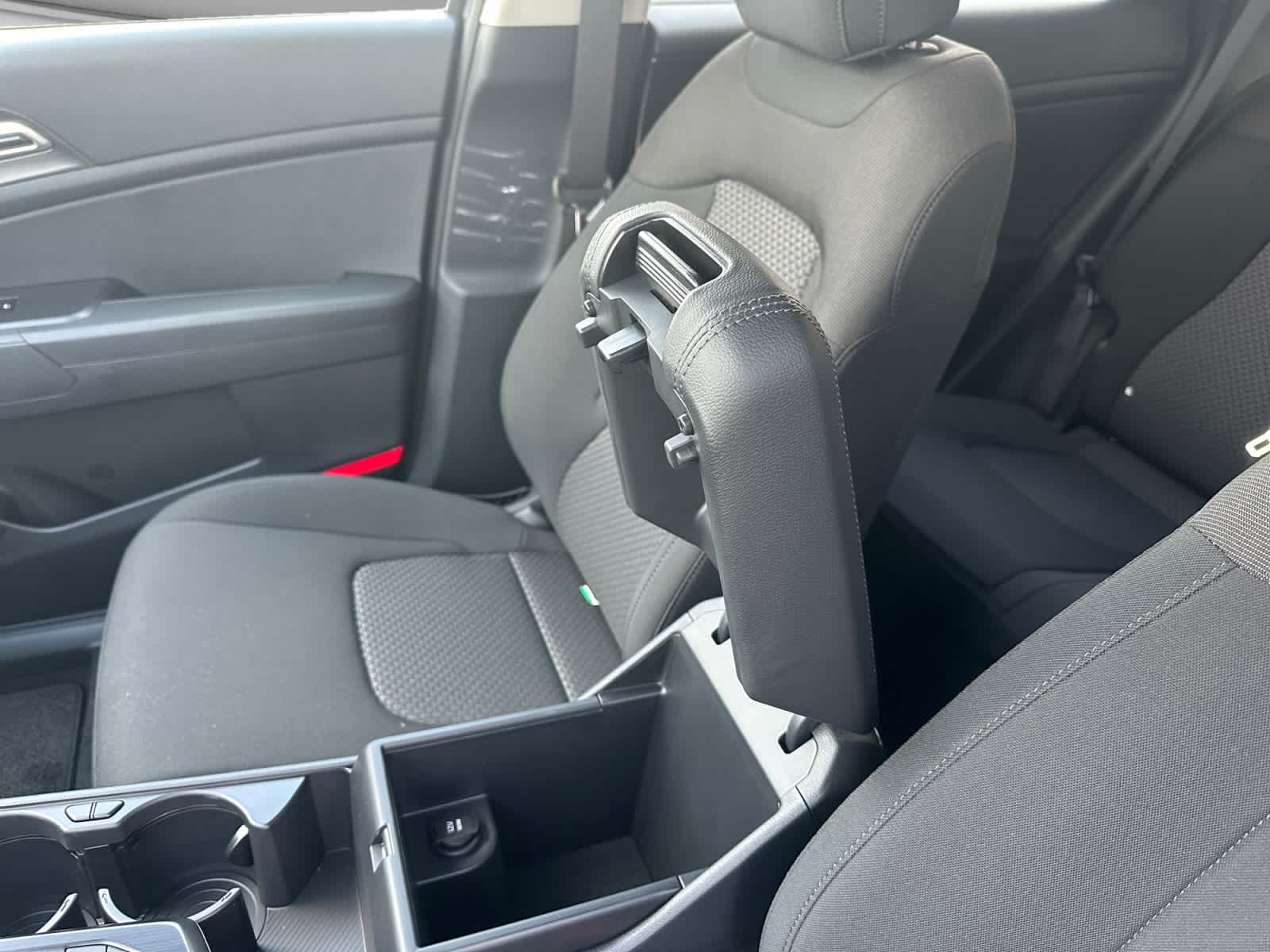 2026 Kia Sportage LX Hybrid - Photo 15