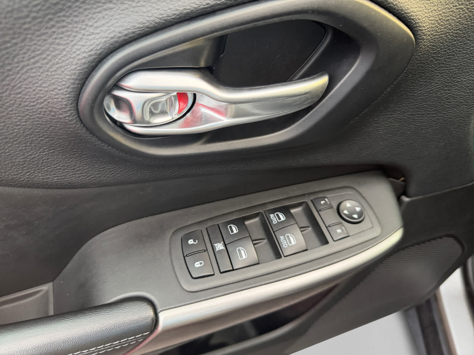 Used 2019 Jeep Cherokee SUV