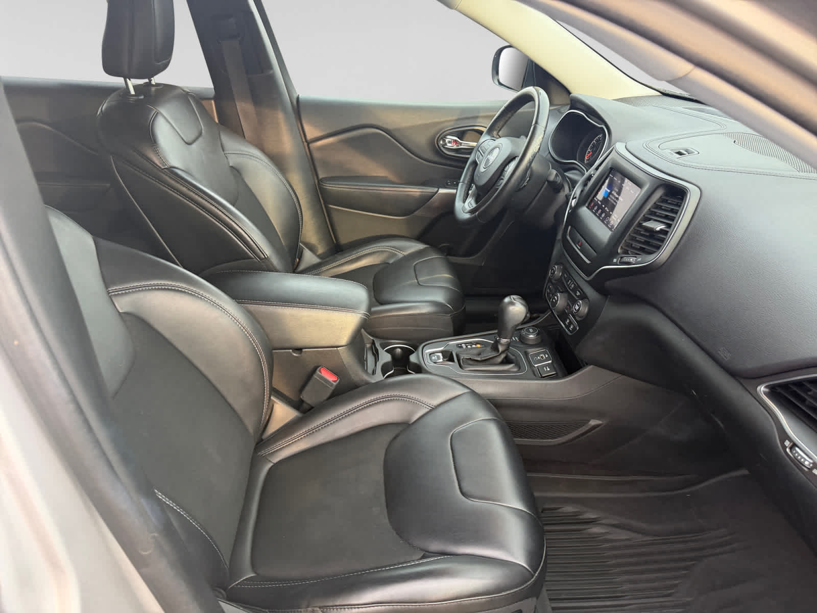 Used 2019 Jeep Cherokee SUV