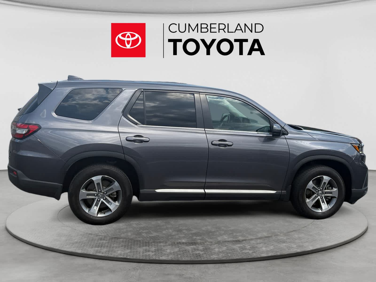 Used 2025 Honda Pilot SUV