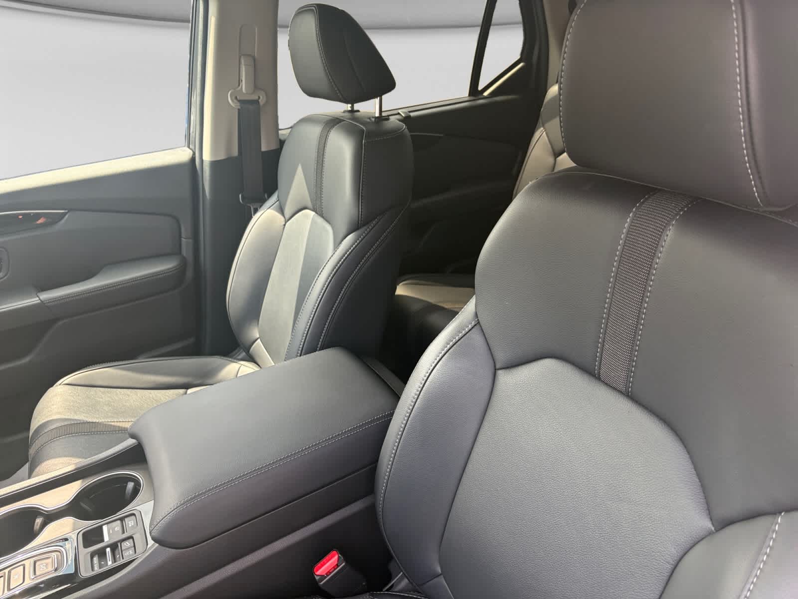 Used 2025 Honda Pilot SUV