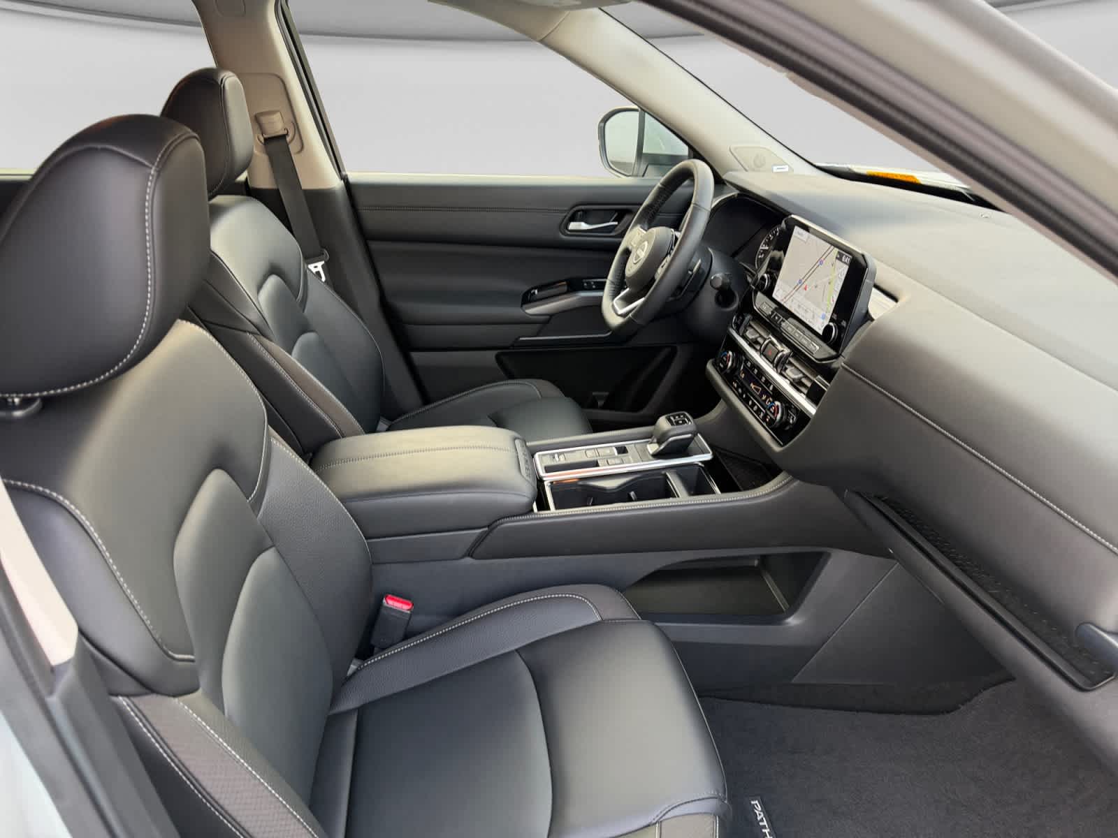 Used 2025 Nissan Pathfinder SUV