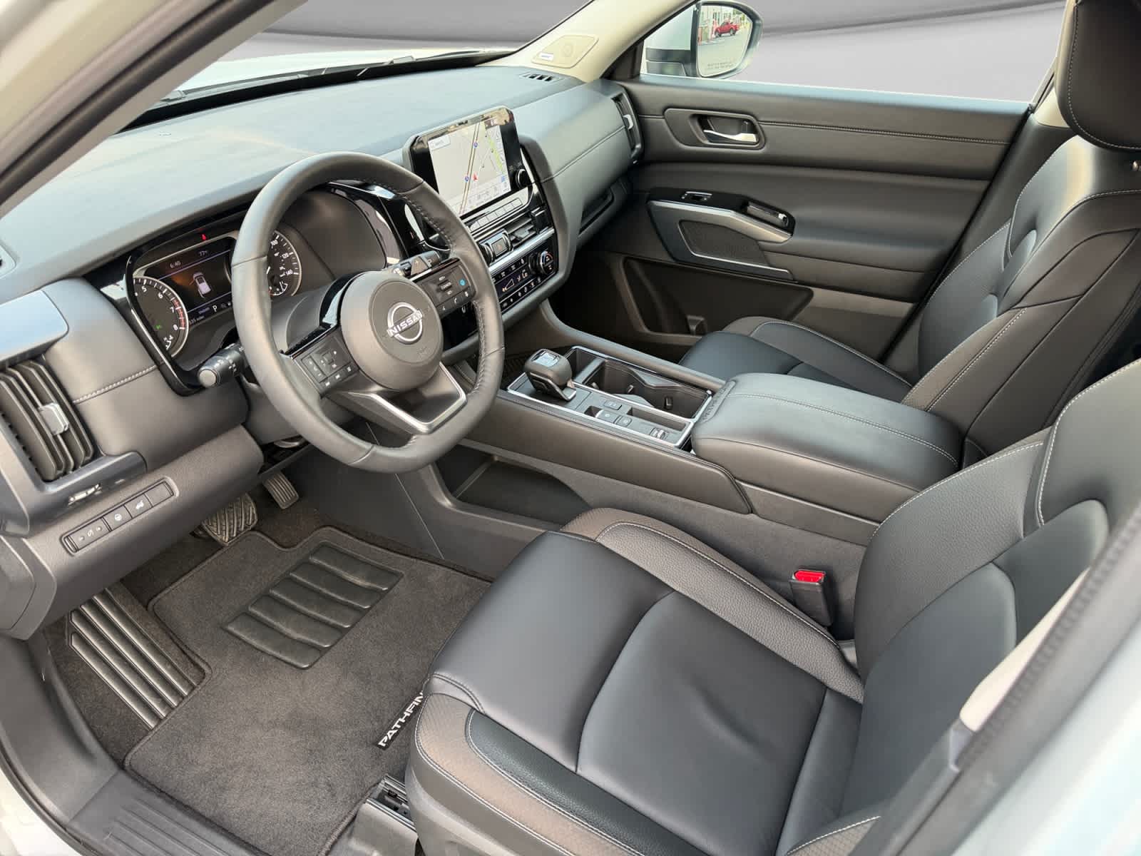 Used 2025 Nissan Pathfinder SUV