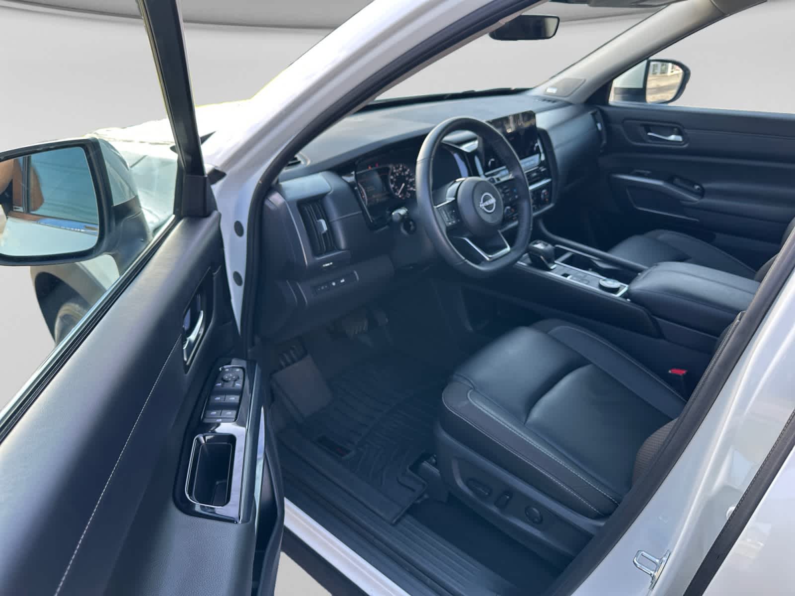 Used 2023 Nissan Pathfinder SUV