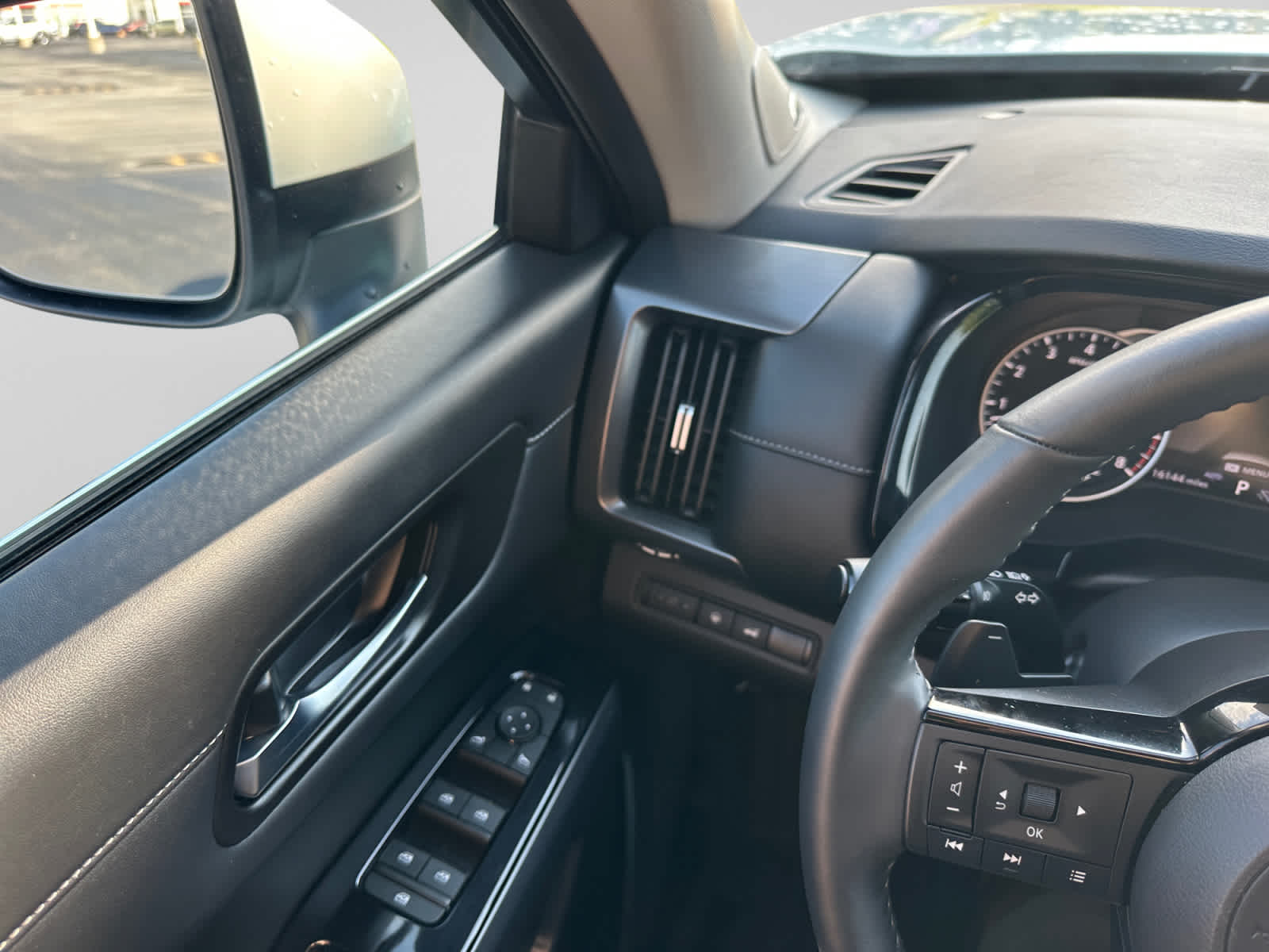 Used 2023 Nissan Pathfinder SUV