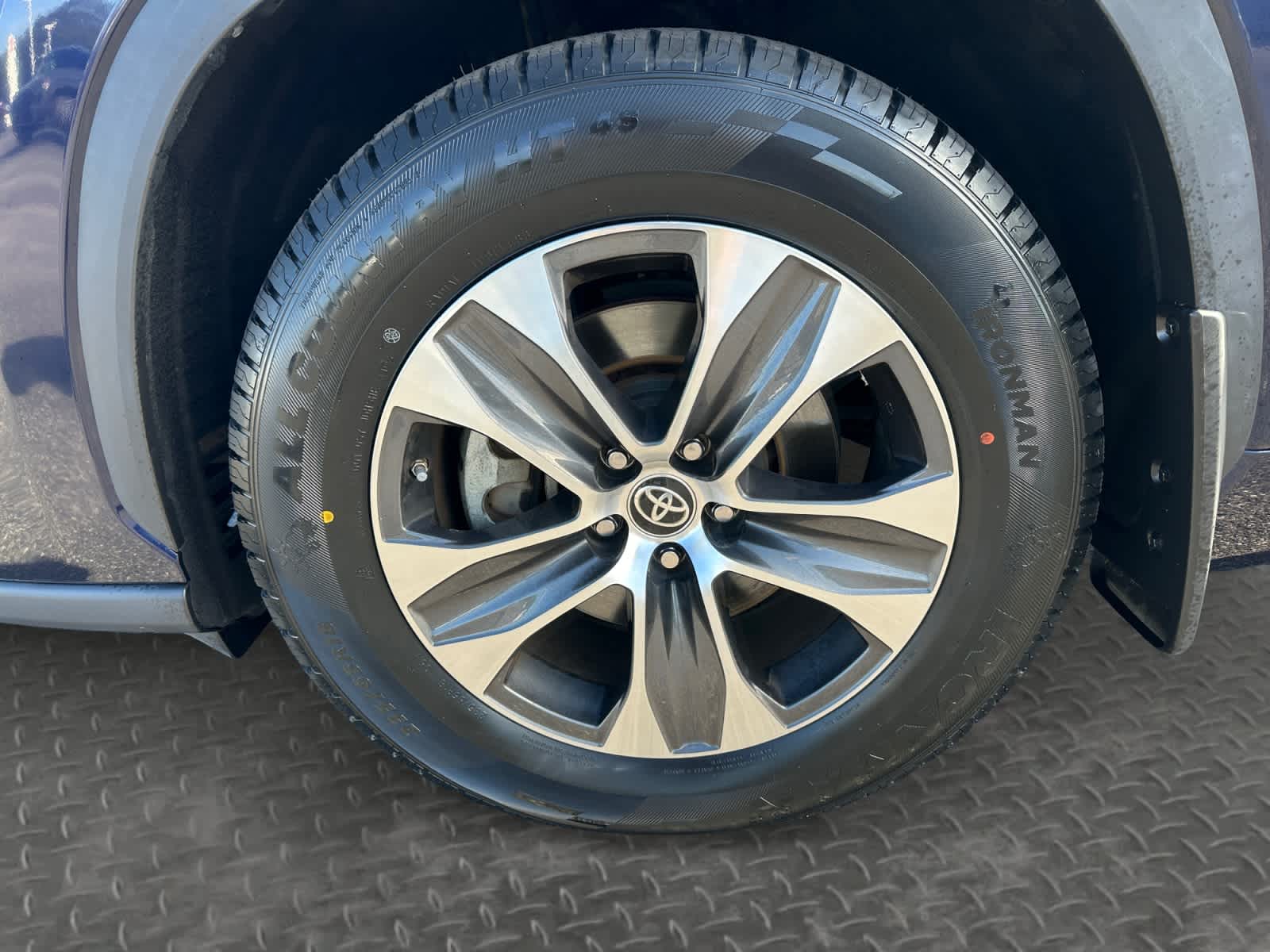 Used 2023 Toyota Highlander SUV