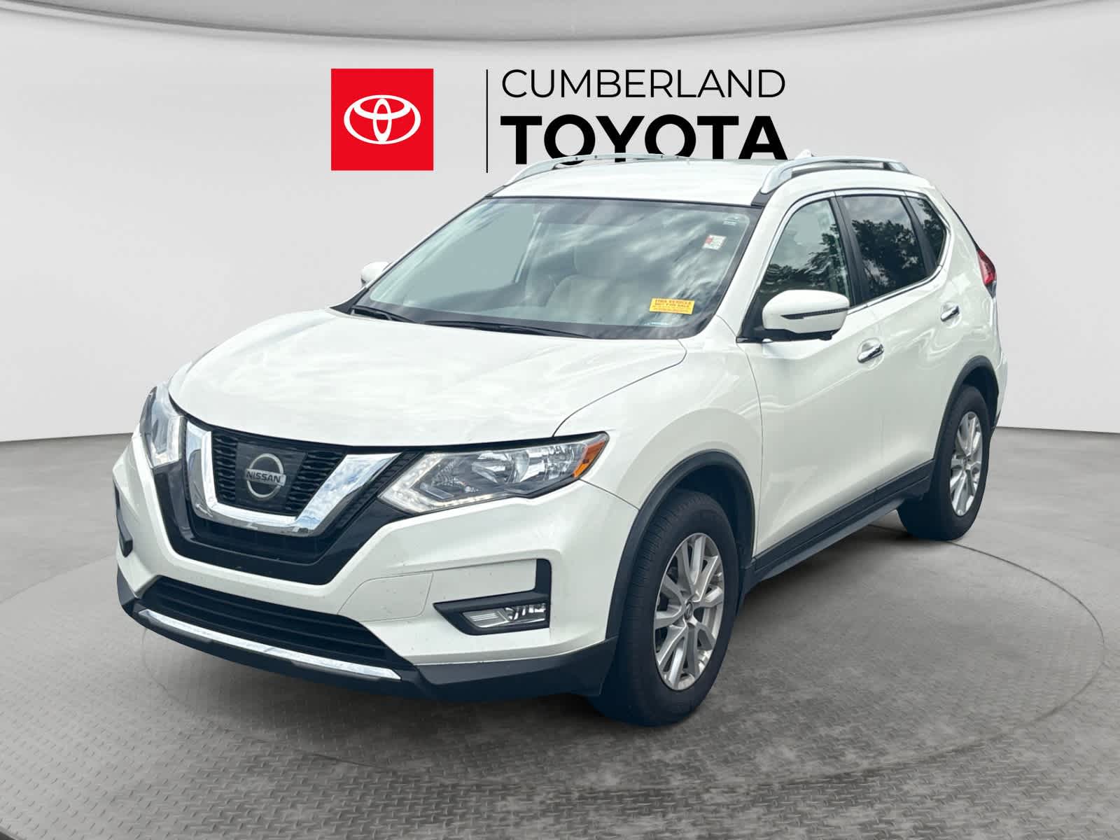 Pearl White 2017 Nissan Rogue SUV / Crossover Front-Wheel Drive Automatic