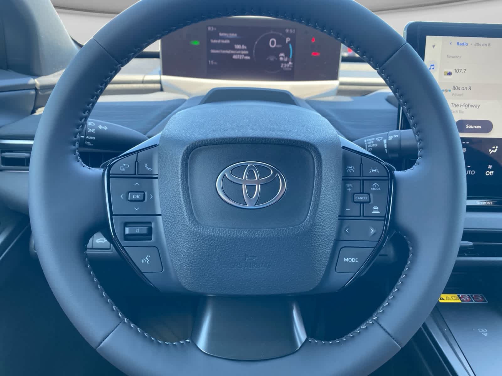 2026 Toyota C-HR SE - Photo 13