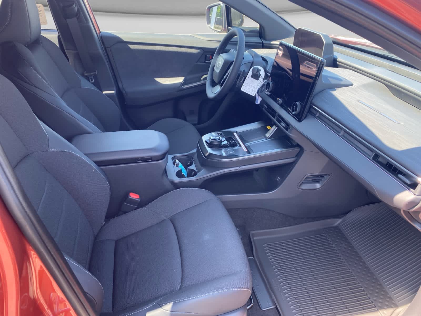 2026 Toyota C-HR SE - Photo 16