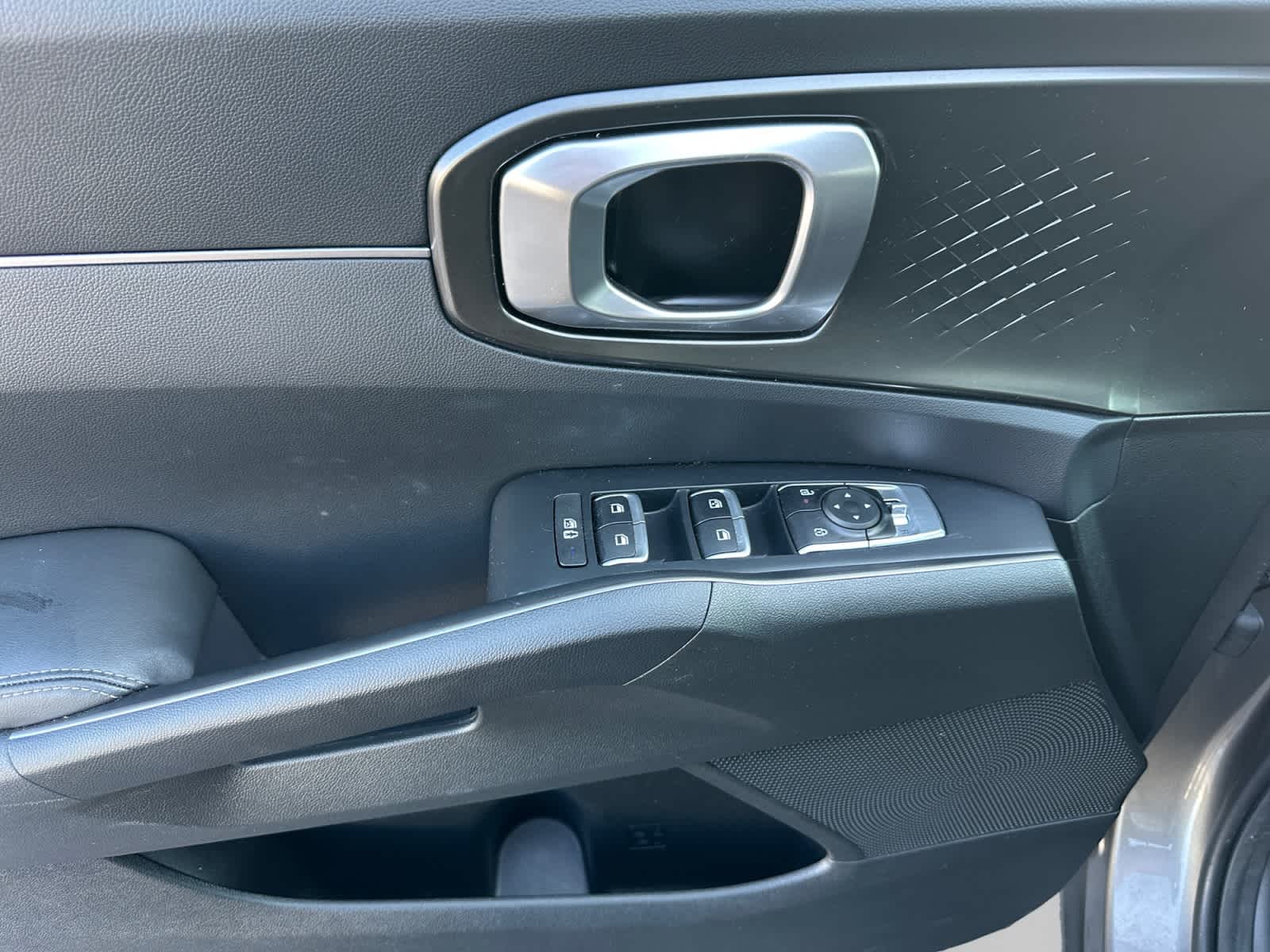 Used 2025 Kia Sorento Hybrid SUV