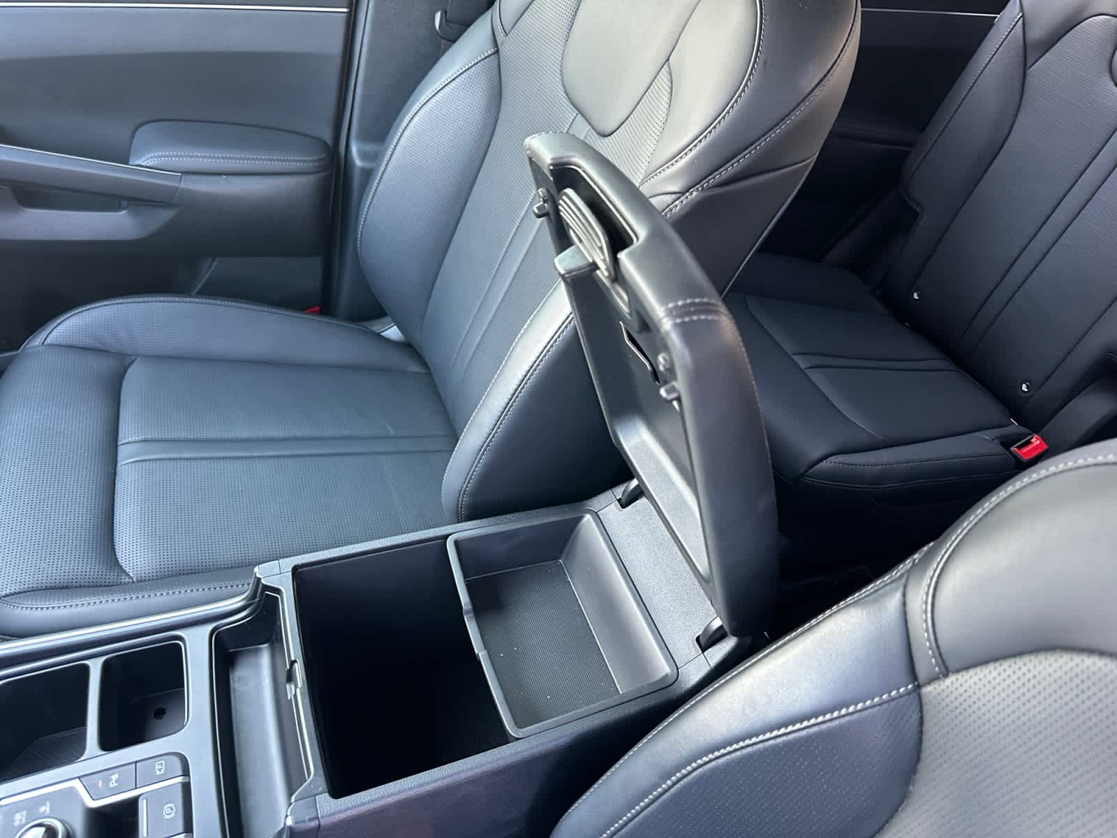Used 2025 Kia Sorento Hybrid SUV