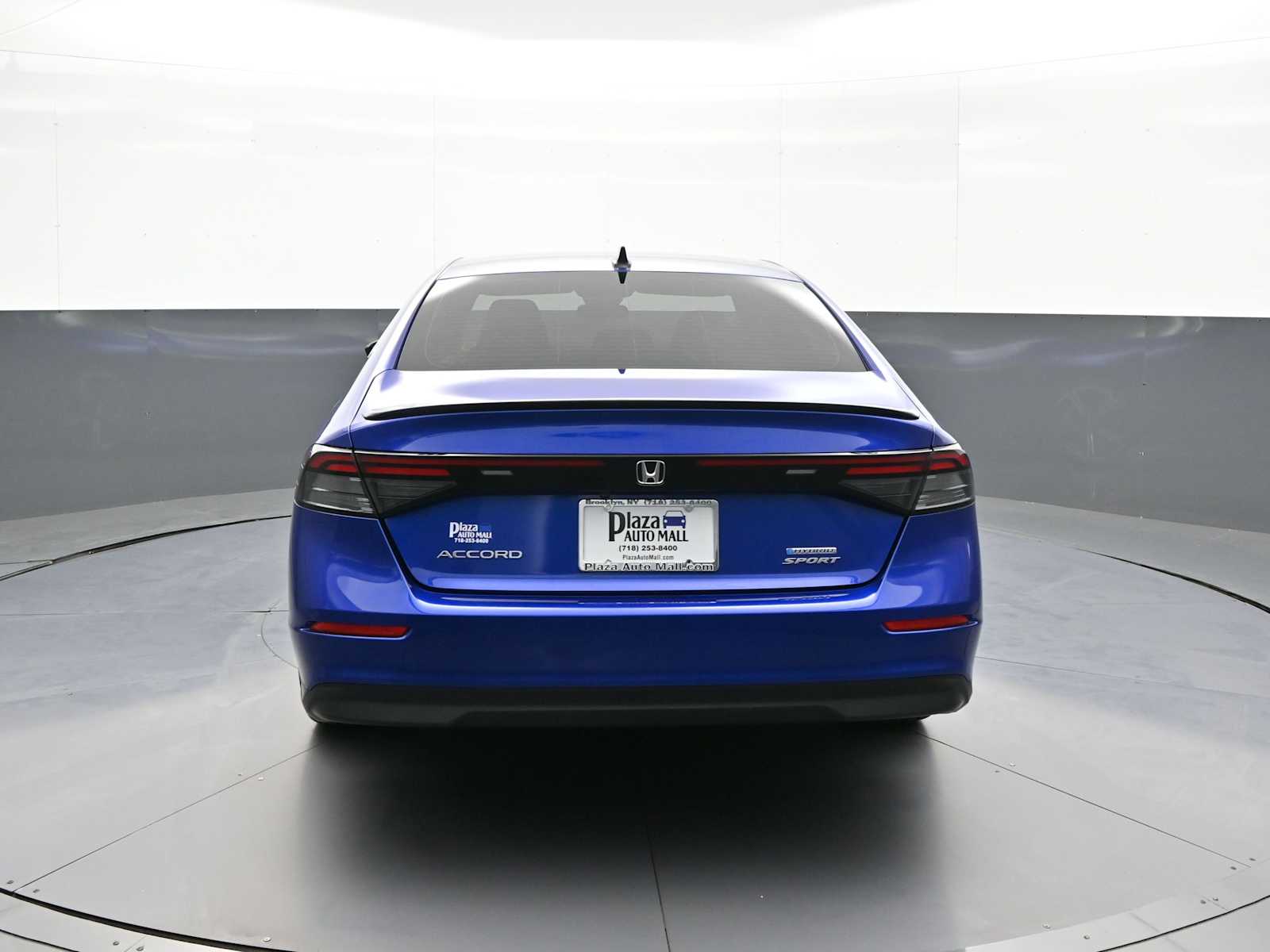 View vehicle photo 7