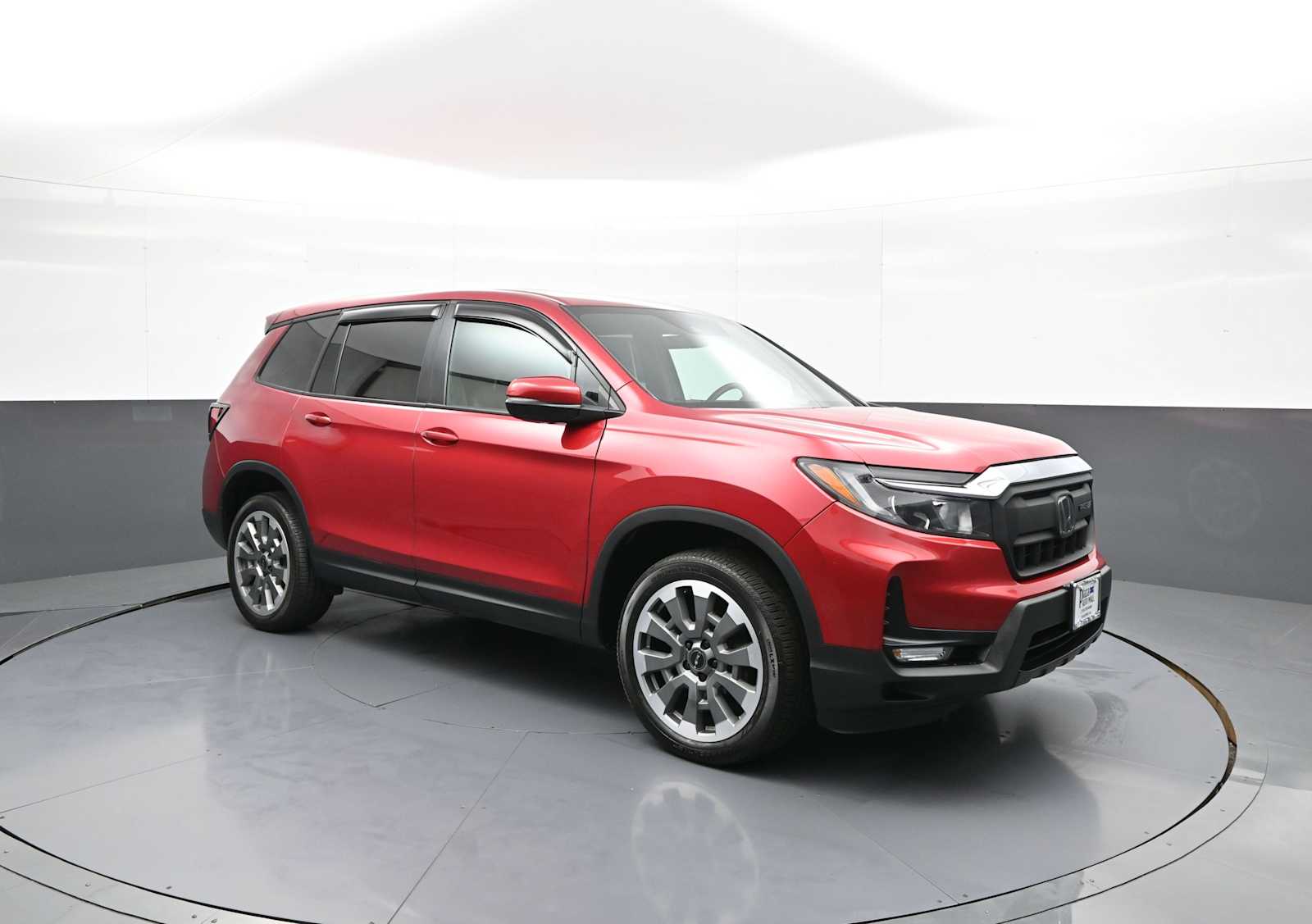 View vehicle photo 4