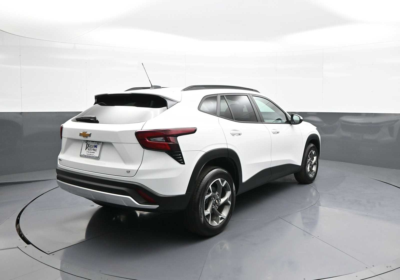 View vehicle photo 6