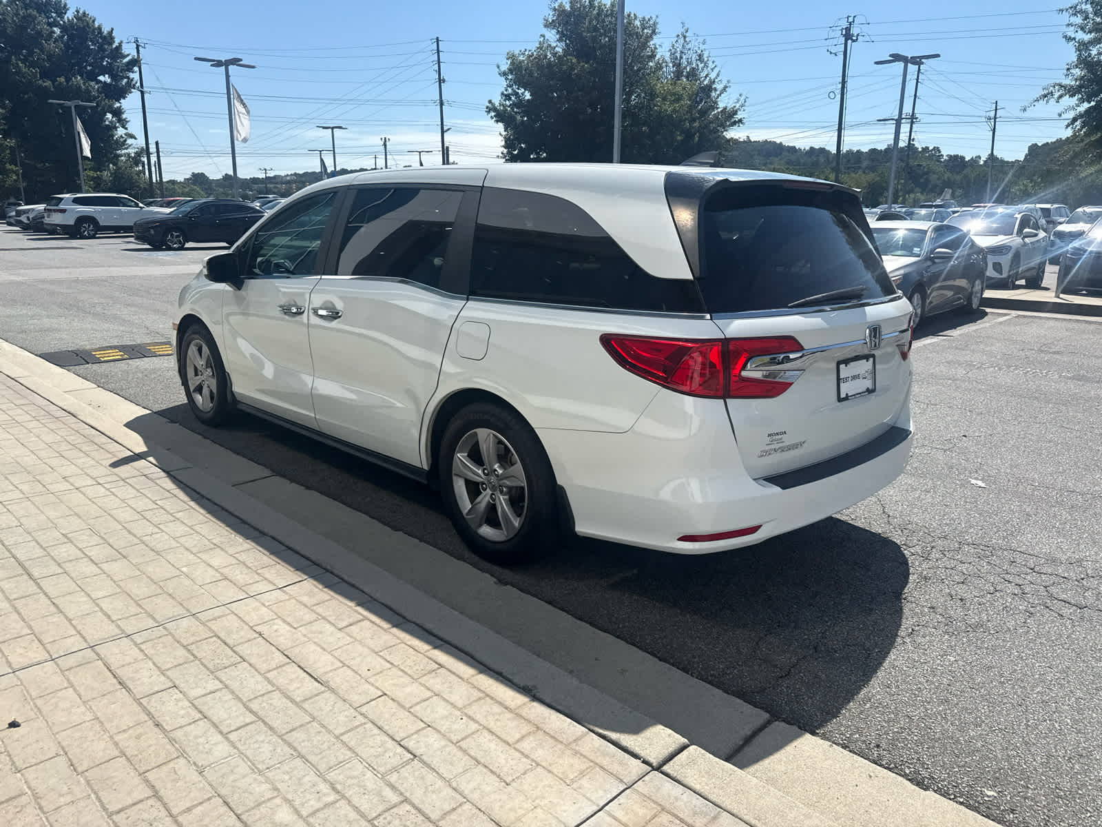 View vehicle photo 4