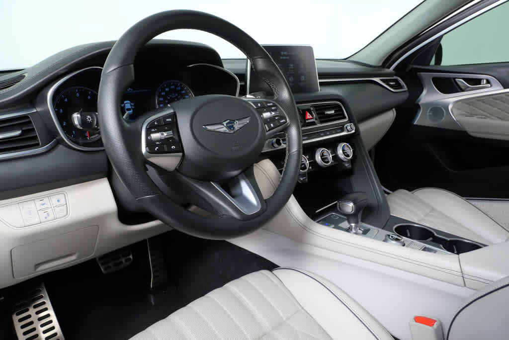 View vehicle photo 6