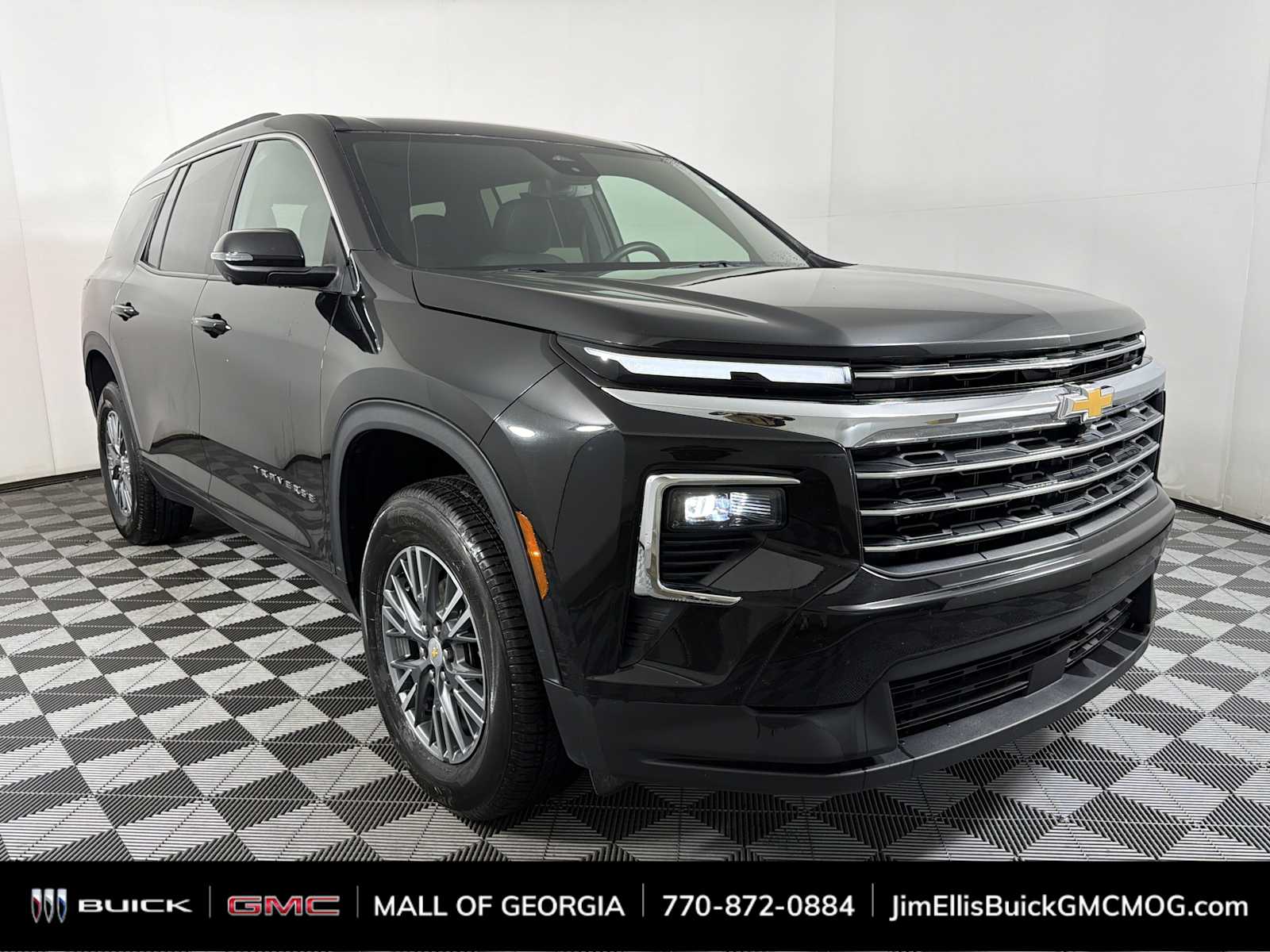 Mosaic Black Metallic 2024 Chevrolet Traverse LT FWD SUV / Crossover Front-Wheel Drive 8-Speed Automatic