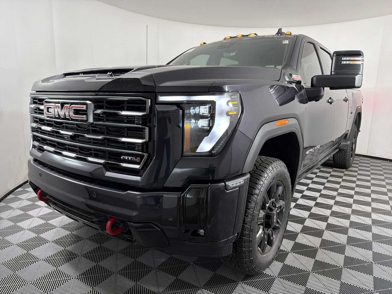 View vehicle photo 4