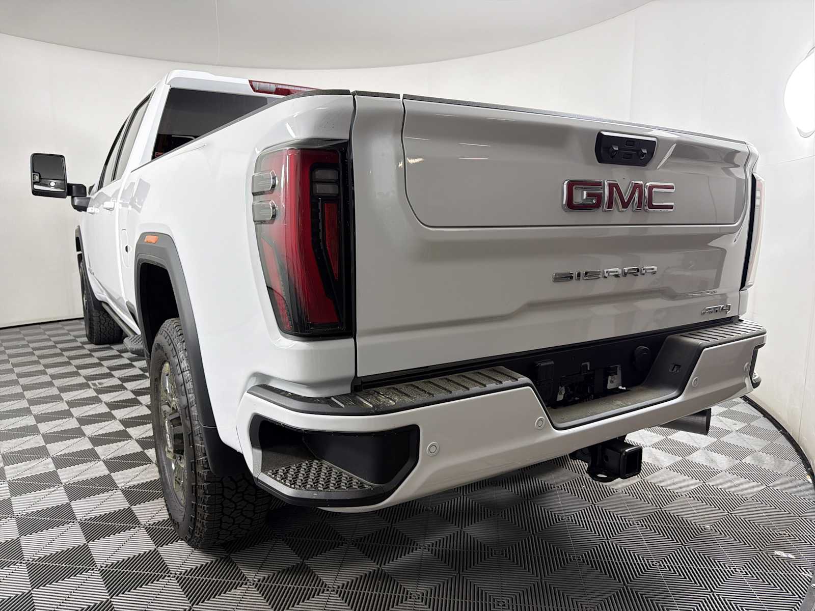 View vehicle photo 3